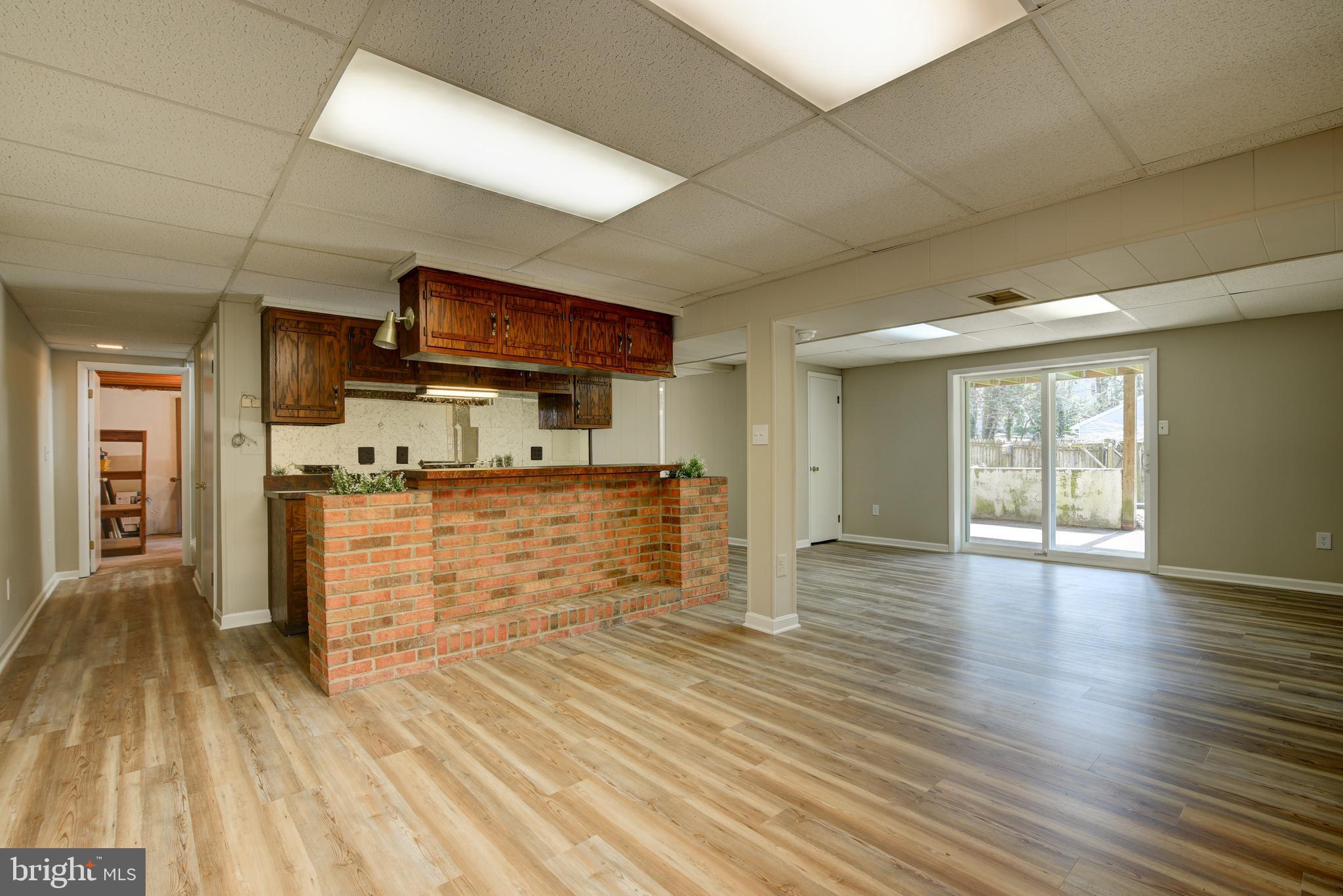 MONTCLAIR/COUNTRY CLUB - Residential Lease