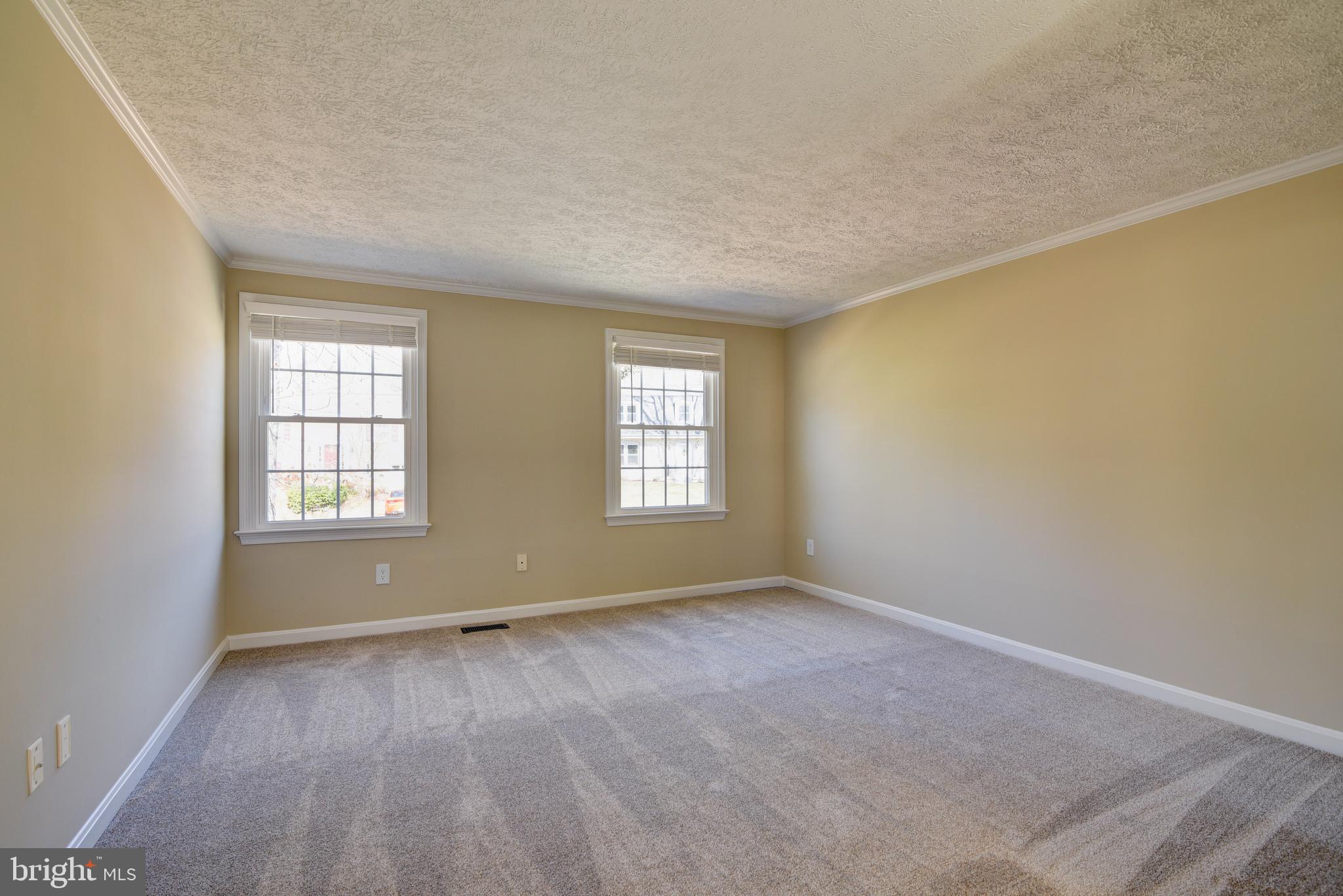 MONTCLAIR/COUNTRY CLUB - Residential Lease