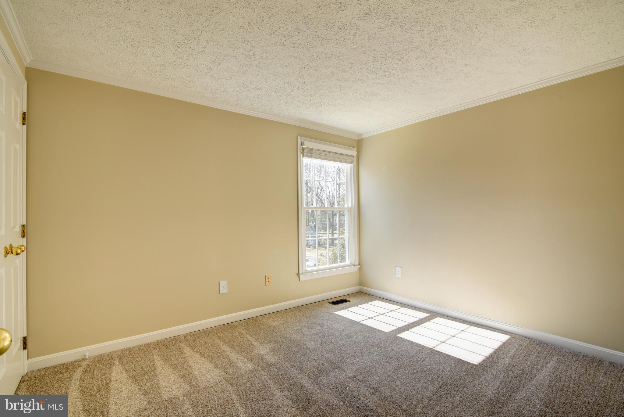 MONTCLAIR/COUNTRY CLUB - Residential Lease