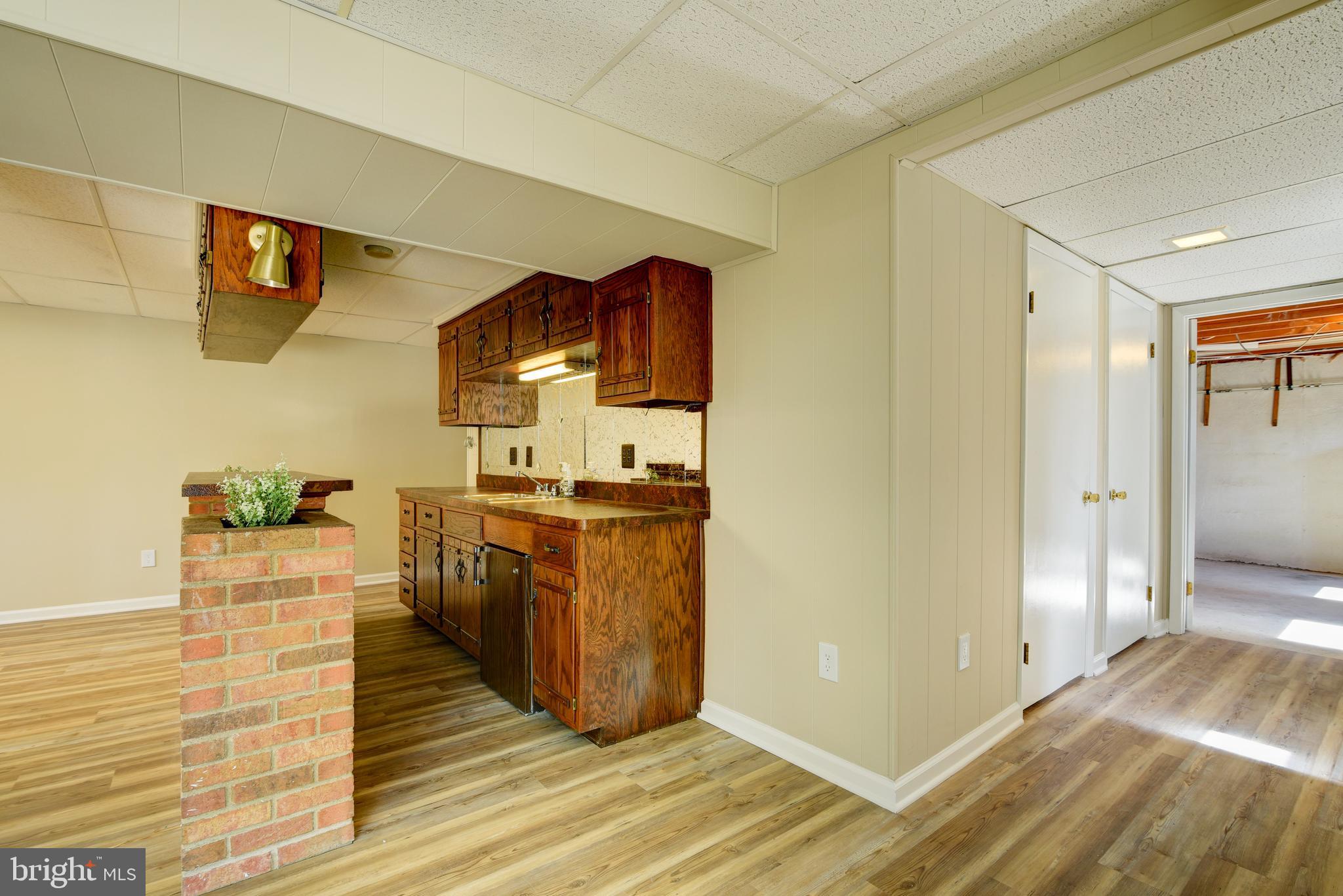 MONTCLAIR/COUNTRY CLUB - Residential Lease