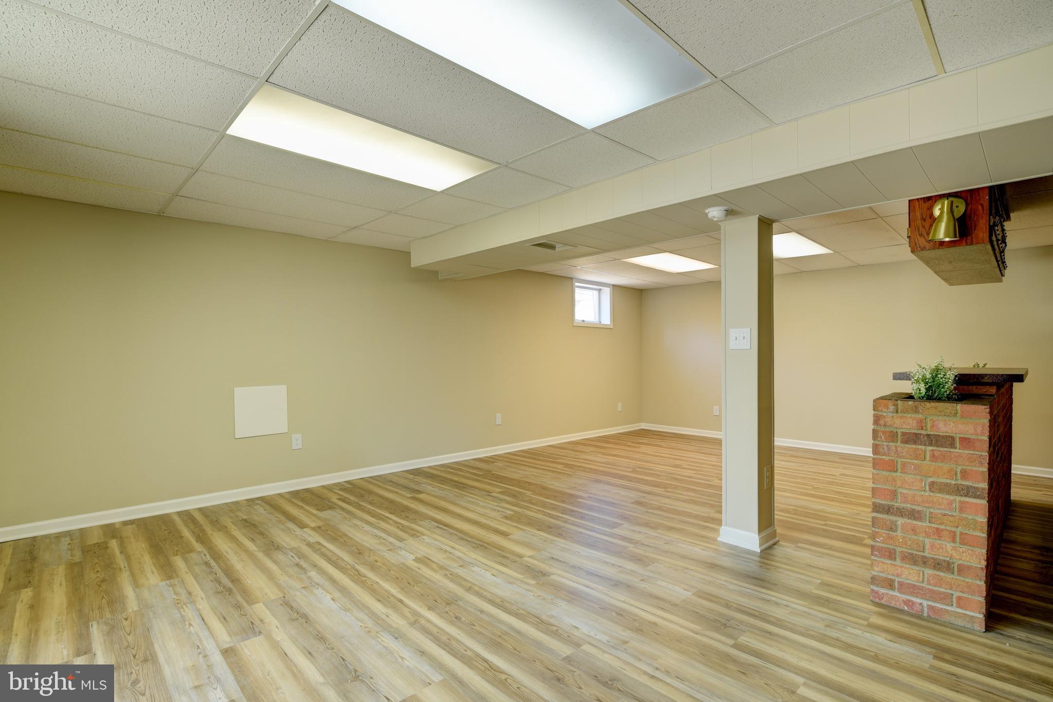 MONTCLAIR/COUNTRY CLUB - Residential Lease