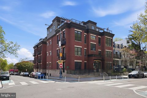 Photo of 1700 Euclid Street NW #B-3, WASHINGTON, DC 20009 (MLS # DCDC2258858)