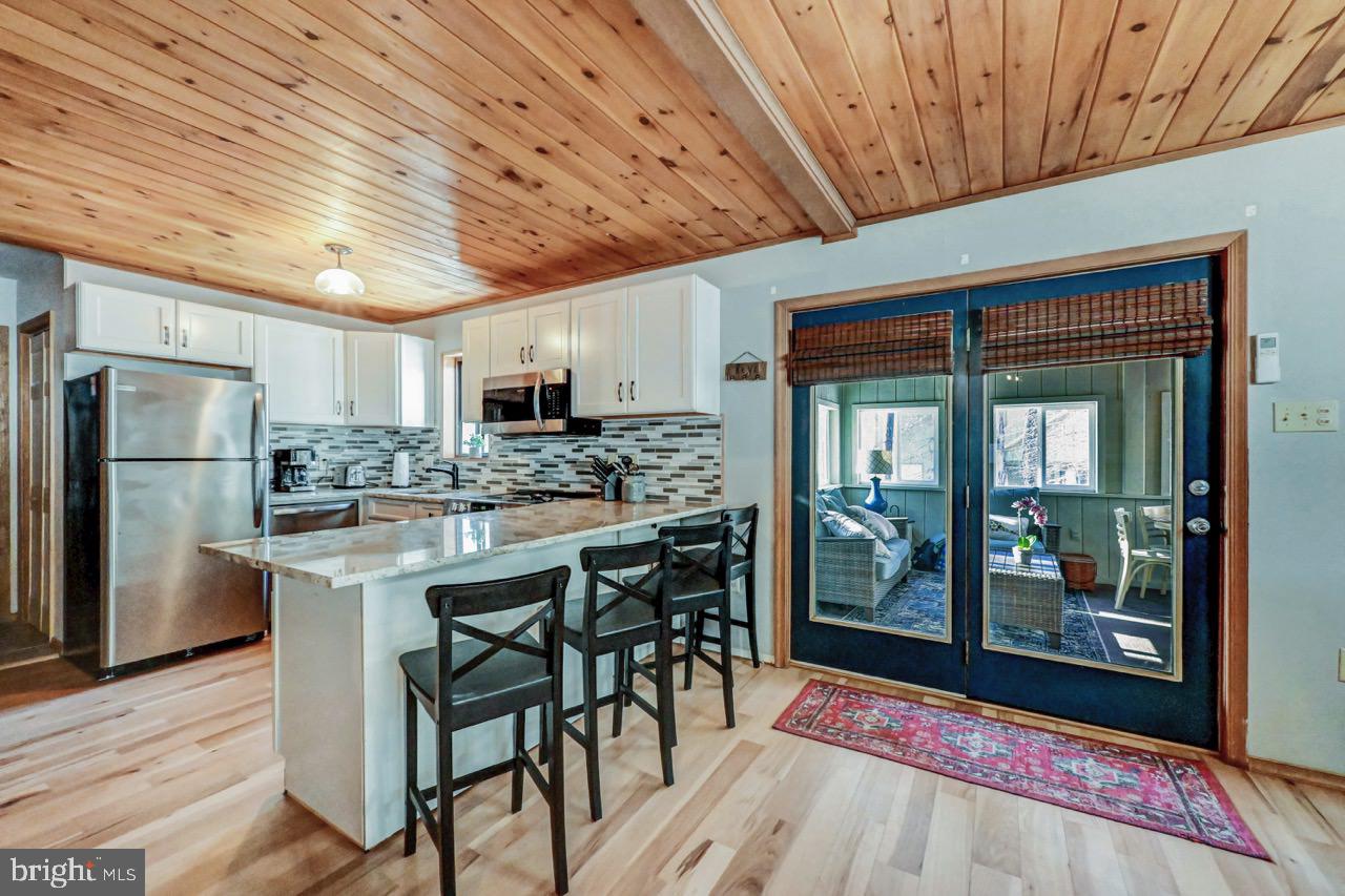 ARROWHEAD LAKE - Residential