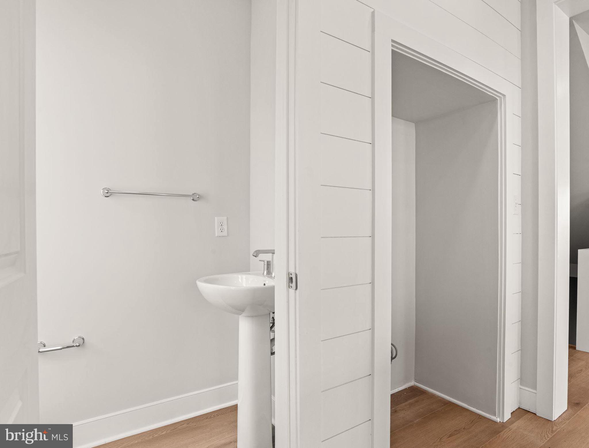 FLORIN HILL - Residential