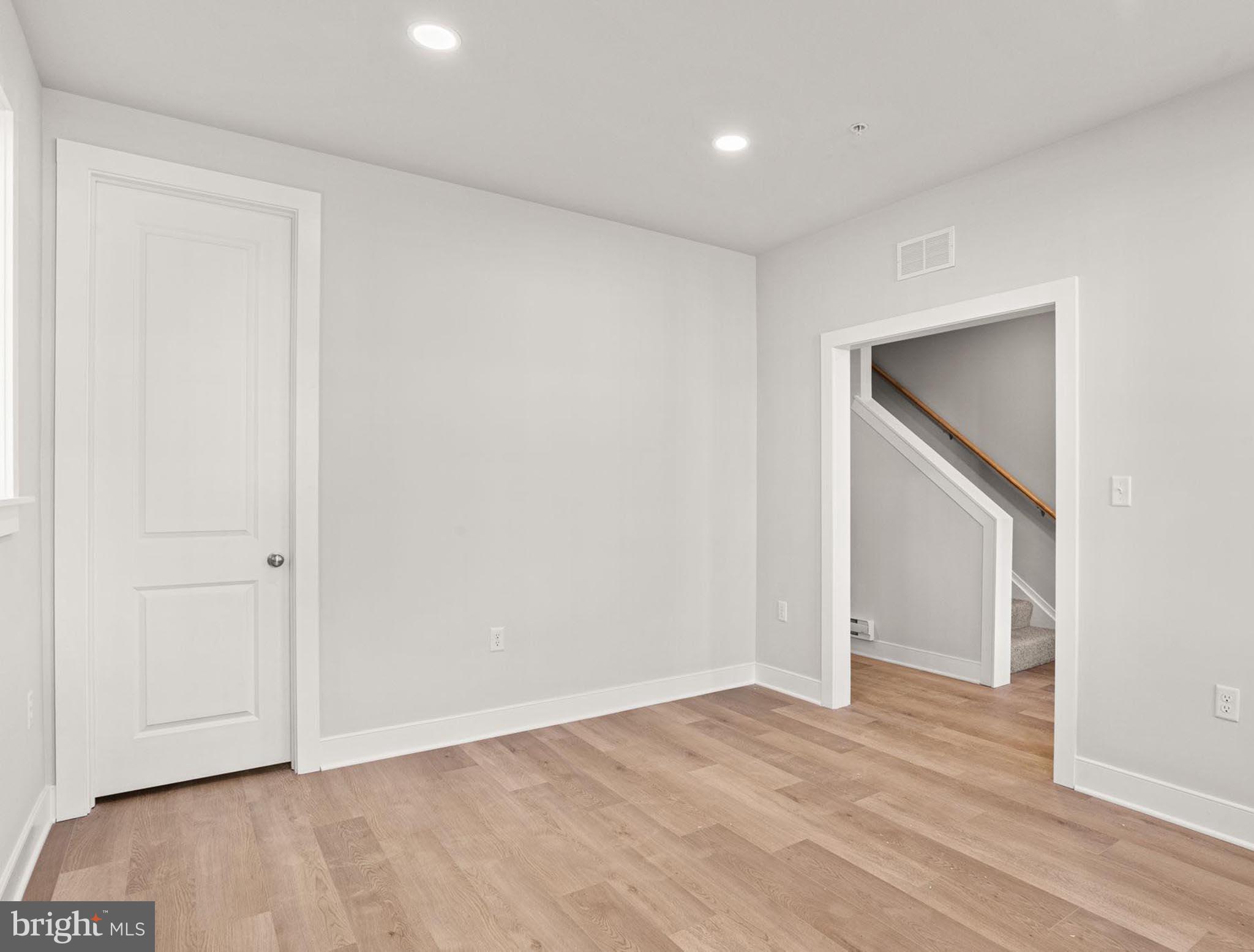 FLORIN HILL - Residential