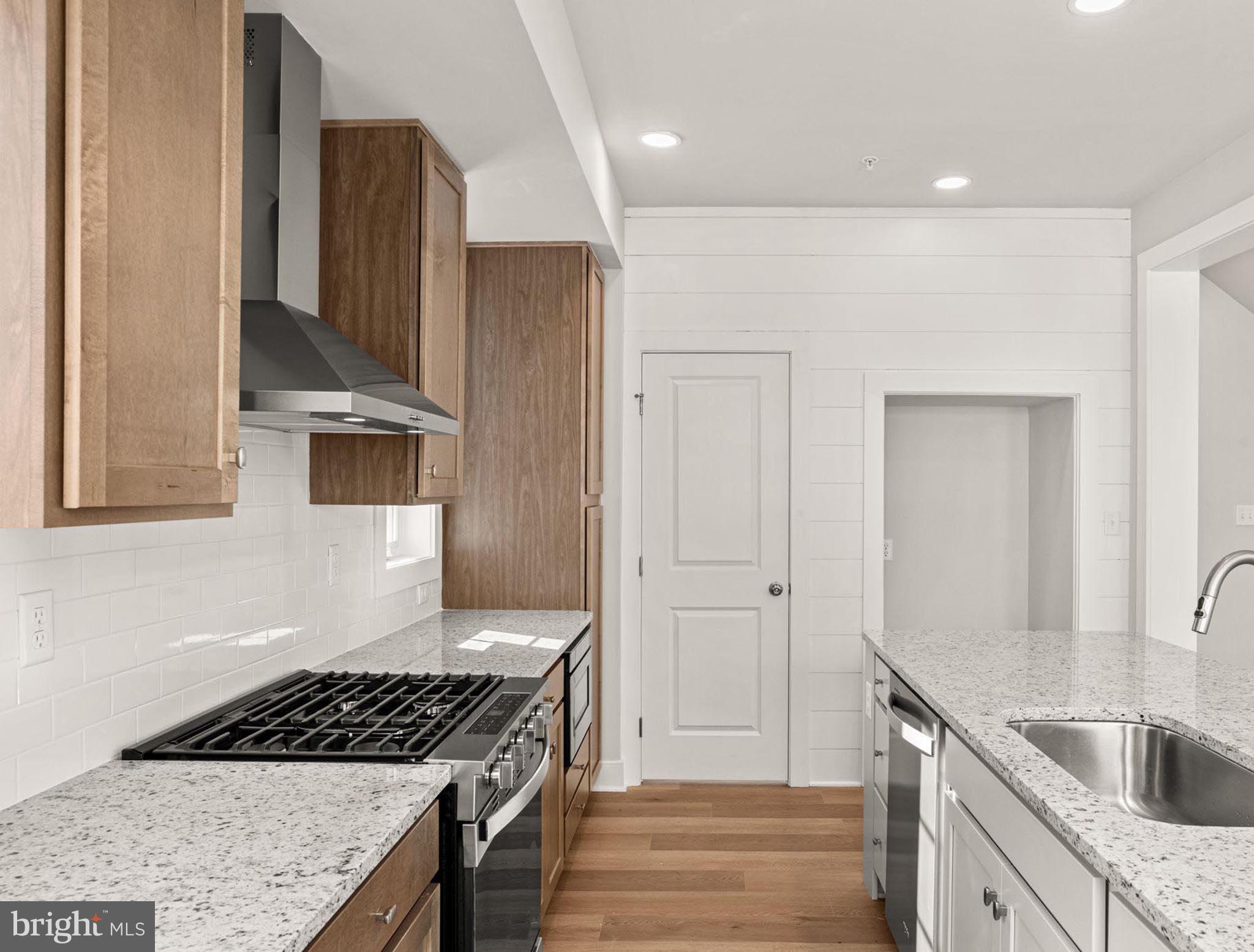 FLORIN HILL - Residential