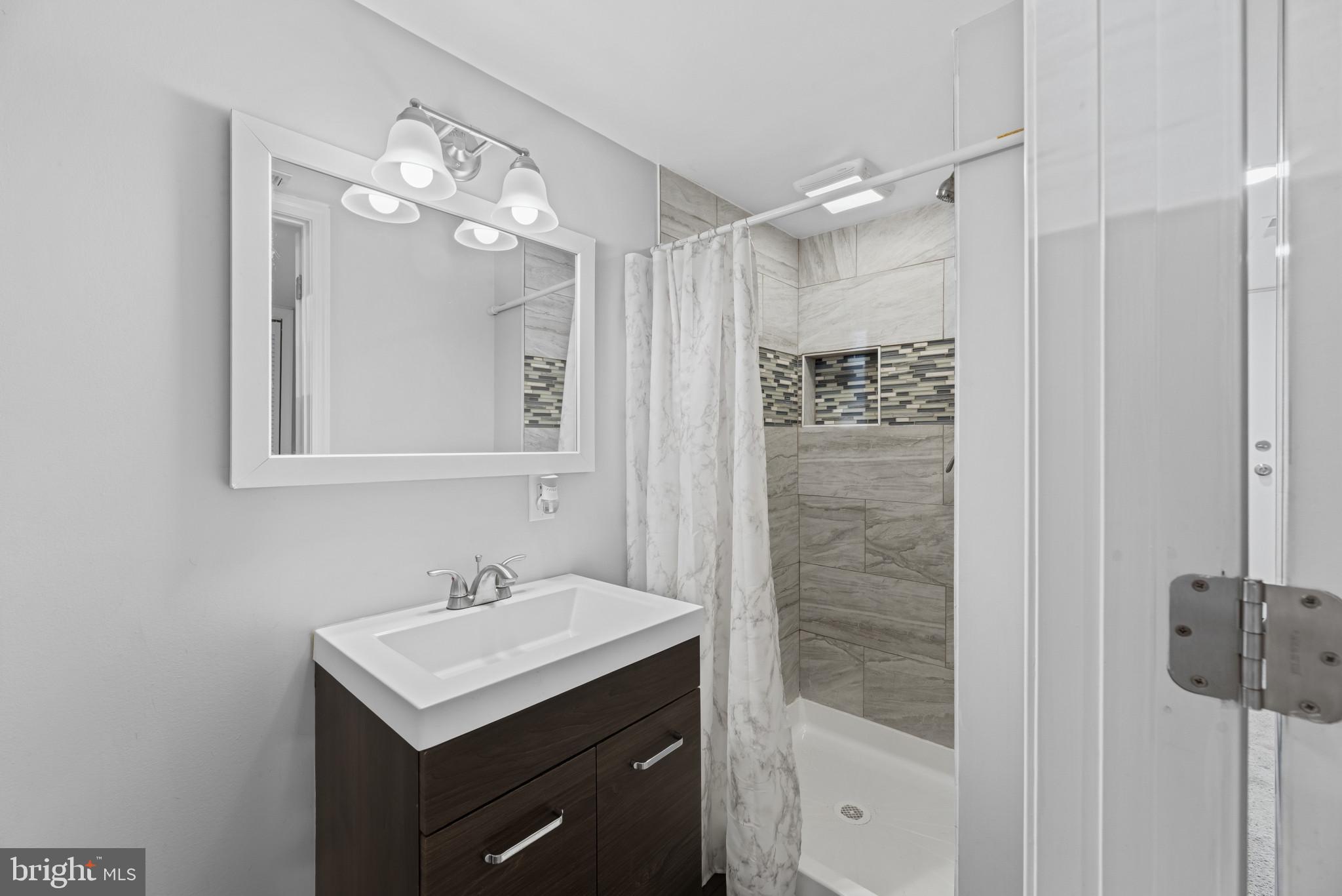 ESSEX/MIDDLESEX - Residential