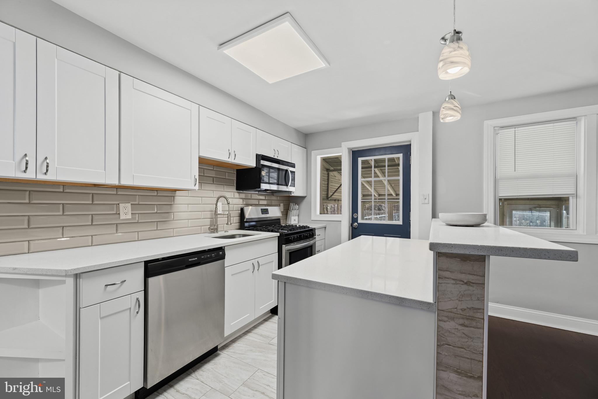 ESSEX/MIDDLESEX - Residential