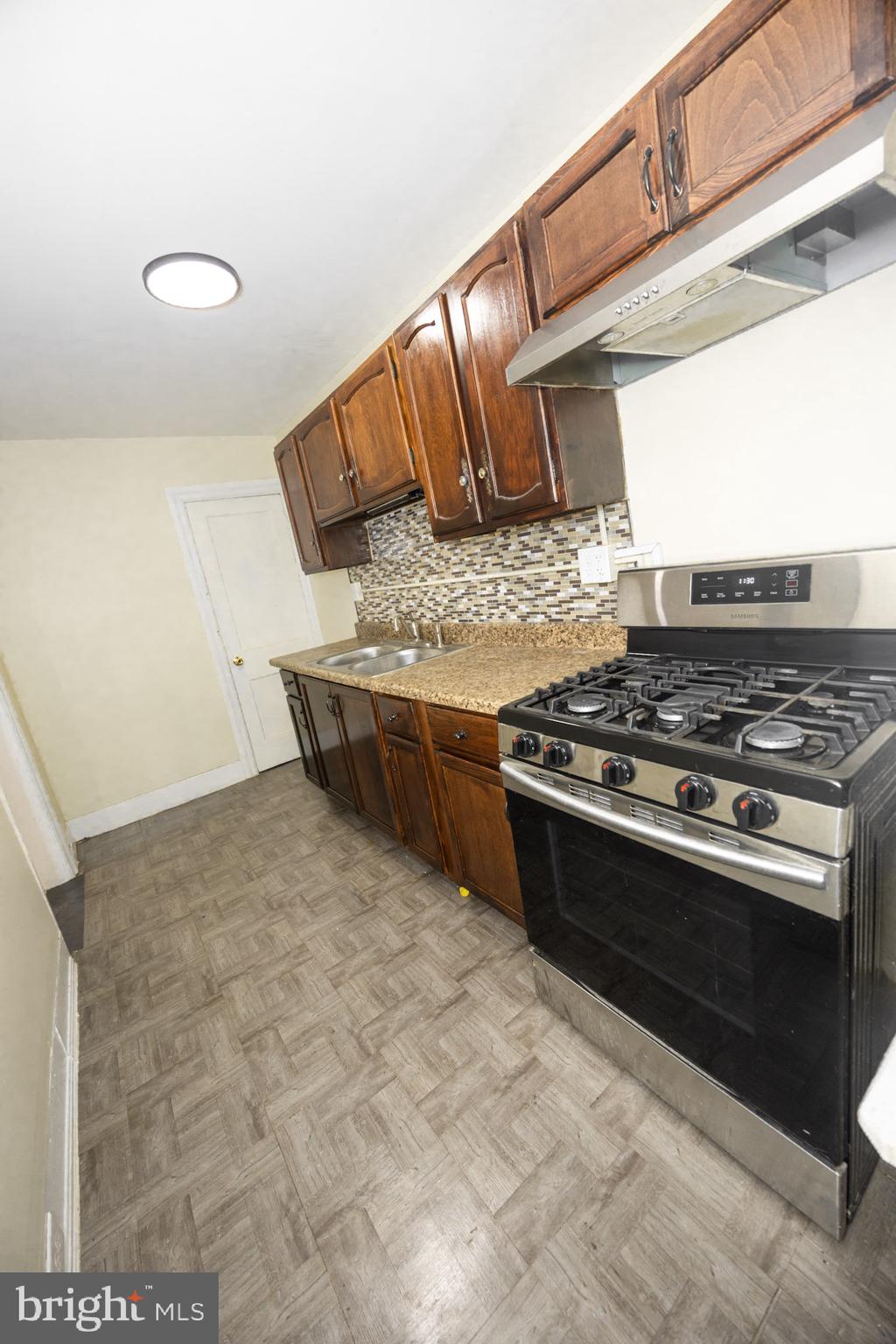 PHILADELPHIA (SOUTHWEST) - Residential