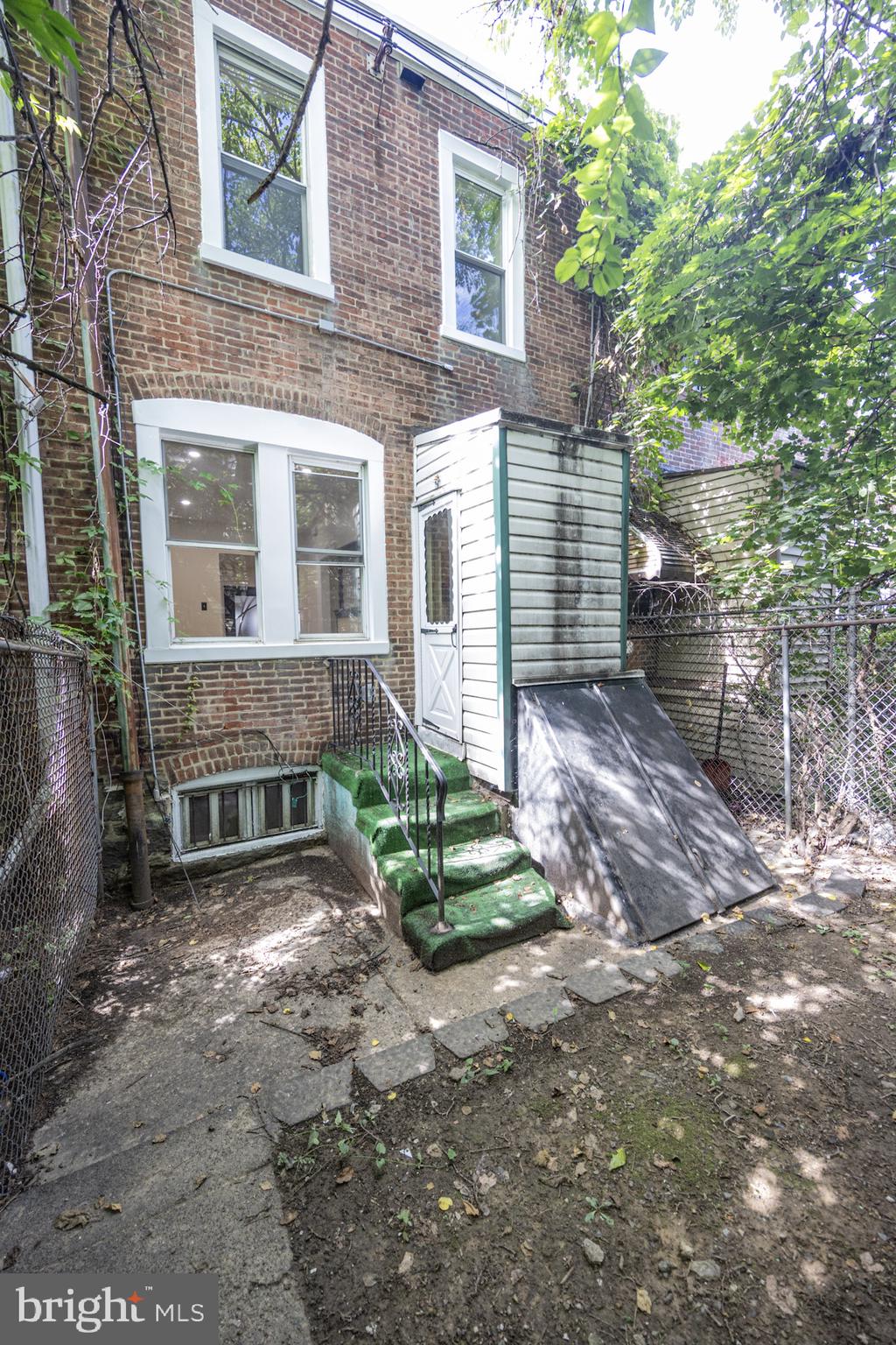 PHILADELPHIA (SOUTHWEST) - Residential