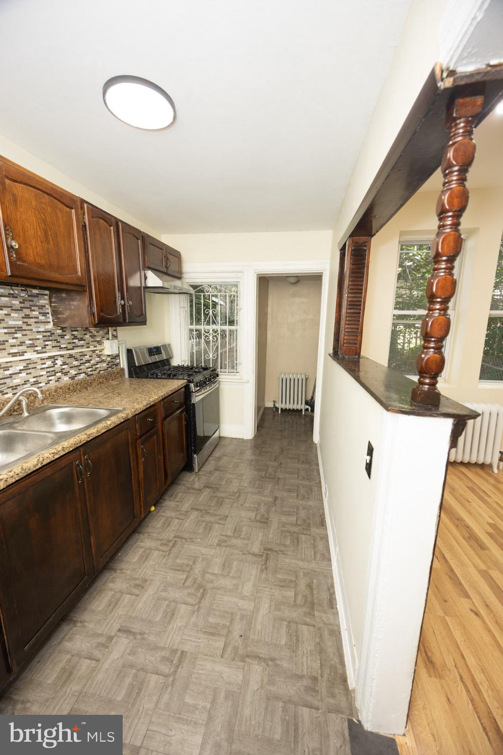 PHILADELPHIA (SOUTHWEST) - Residential