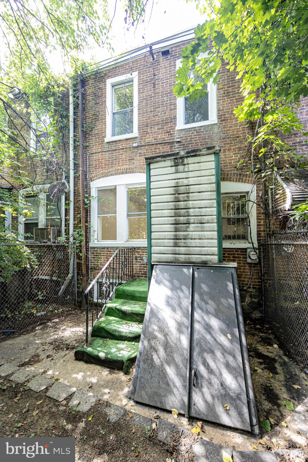 PHILADELPHIA (SOUTHWEST) - Residential