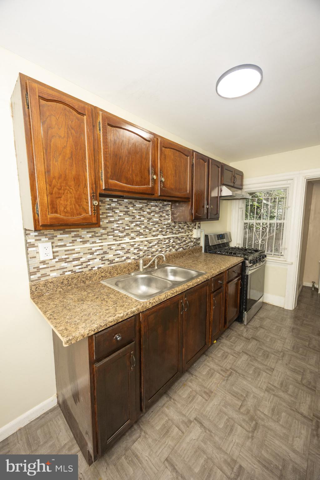 PHILADELPHIA (SOUTHWEST) - Residential