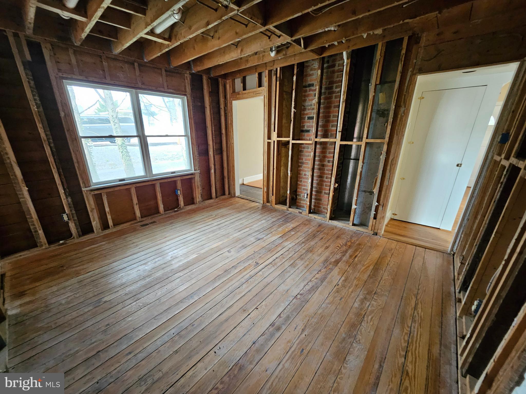 TOWN OF ROUND HILL - Residential