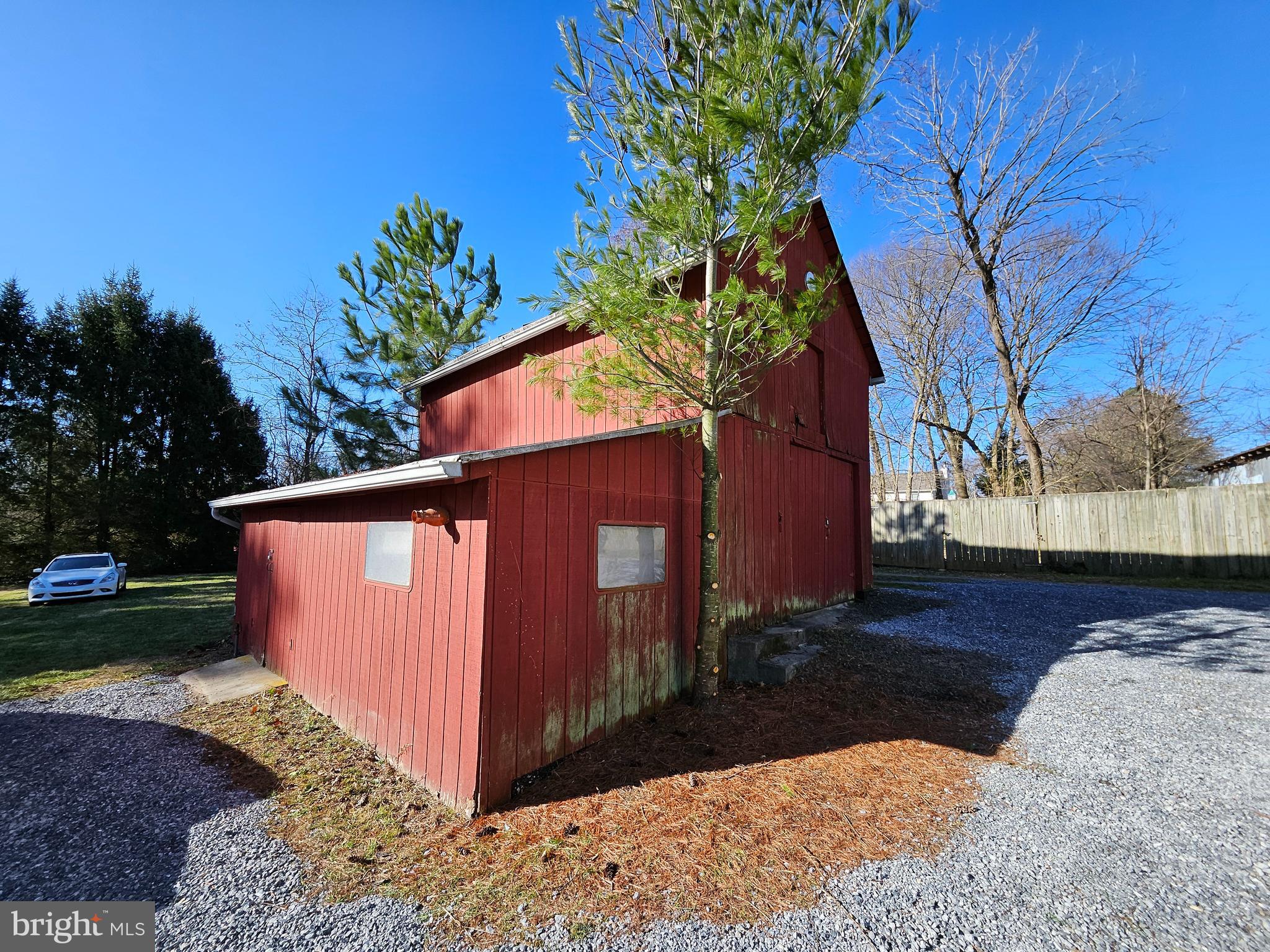 TOWN OF ROUND HILL - Residential