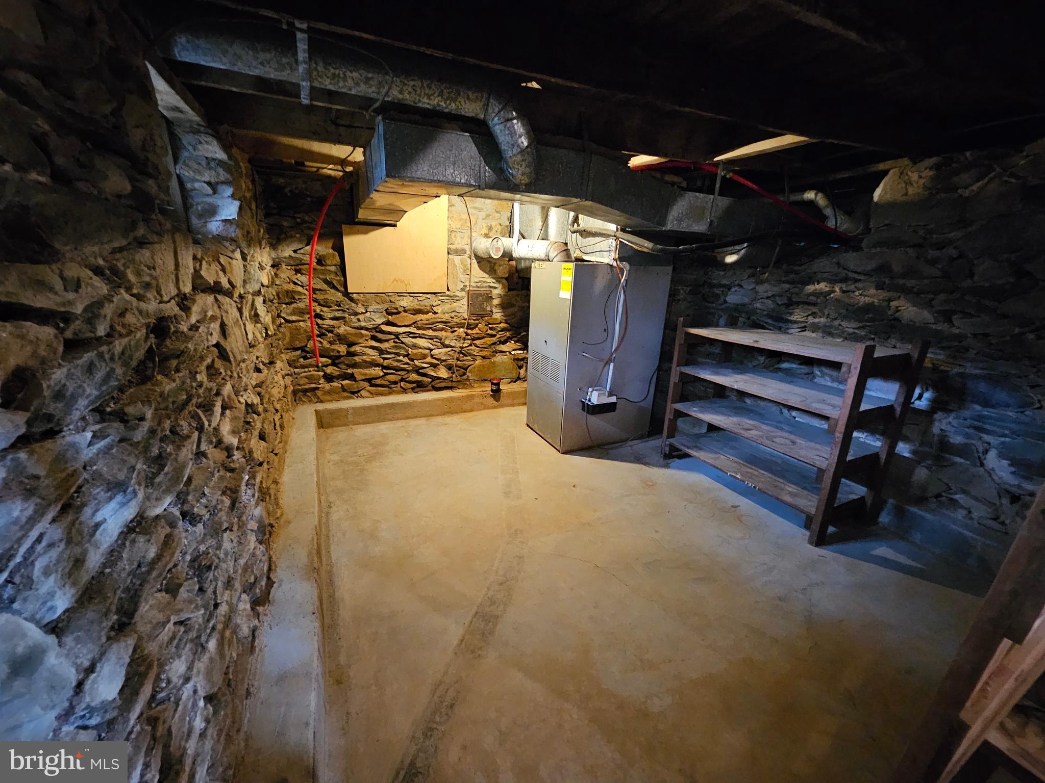 TOWN OF ROUND HILL - Residential