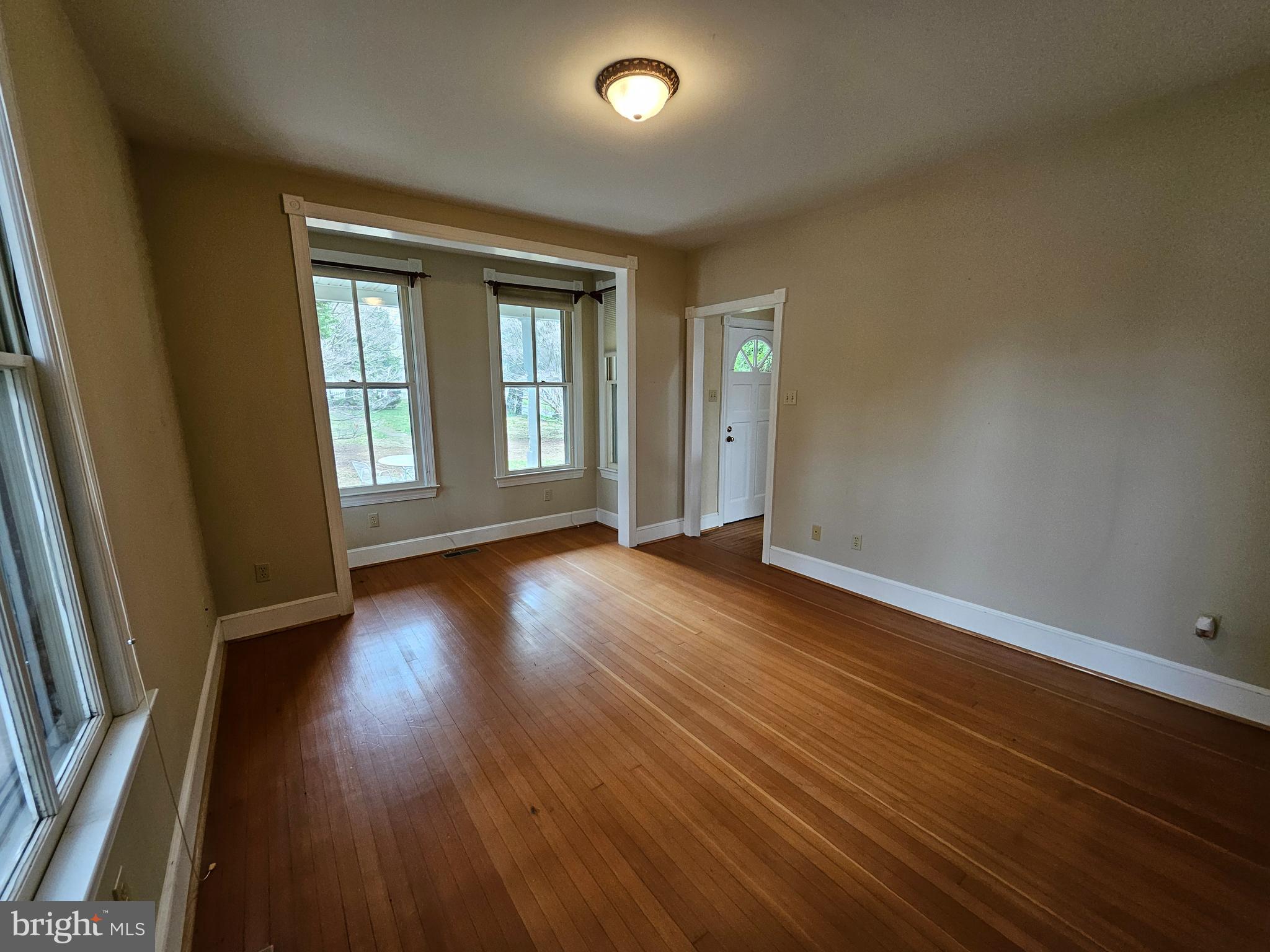 TOWN OF ROUND HILL - Residential