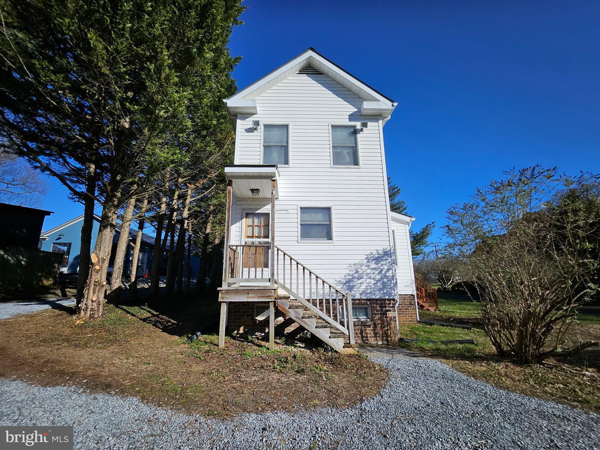 TOWN OF ROUND HILL - Residential