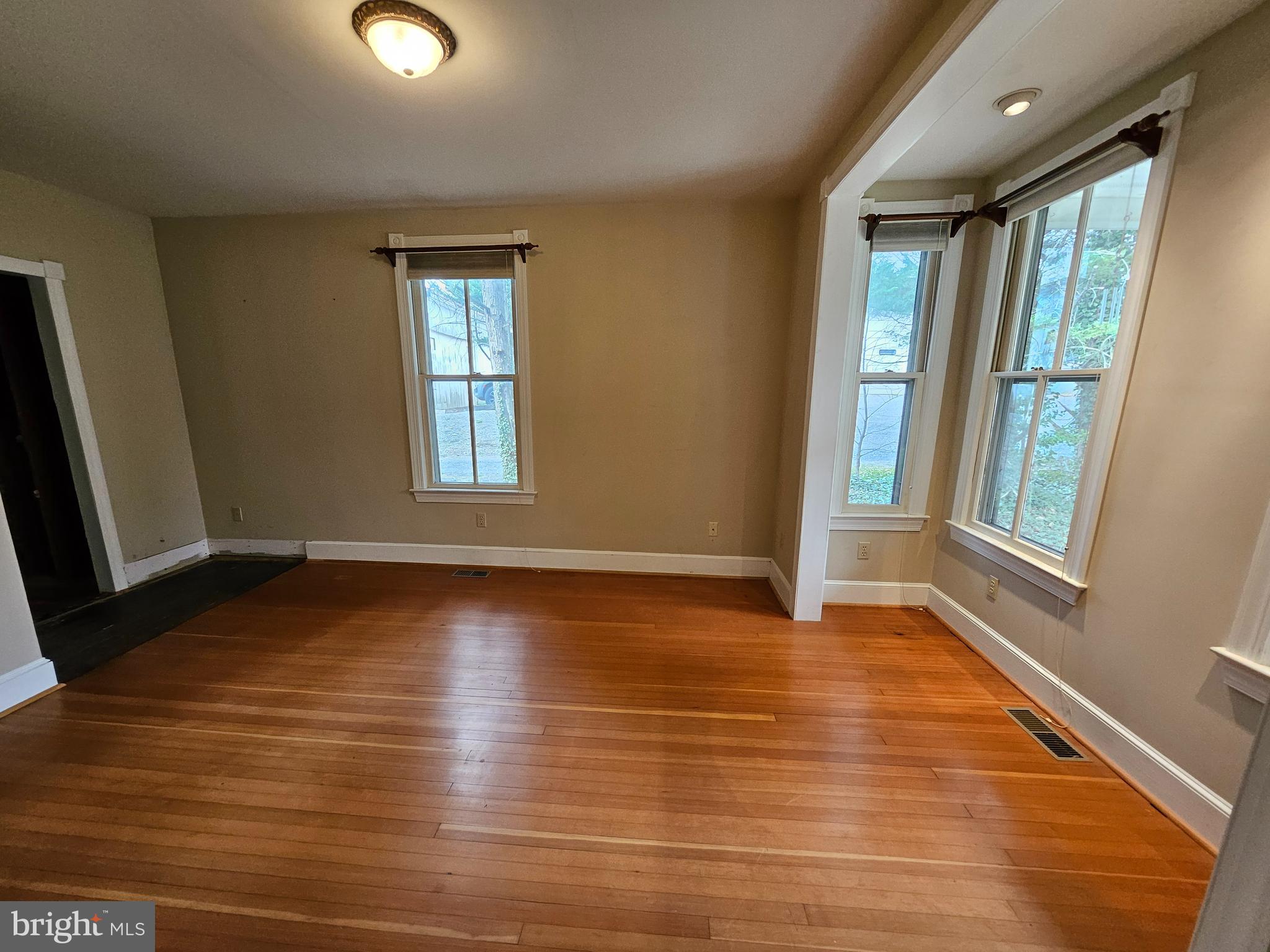 TOWN OF ROUND HILL - Residential