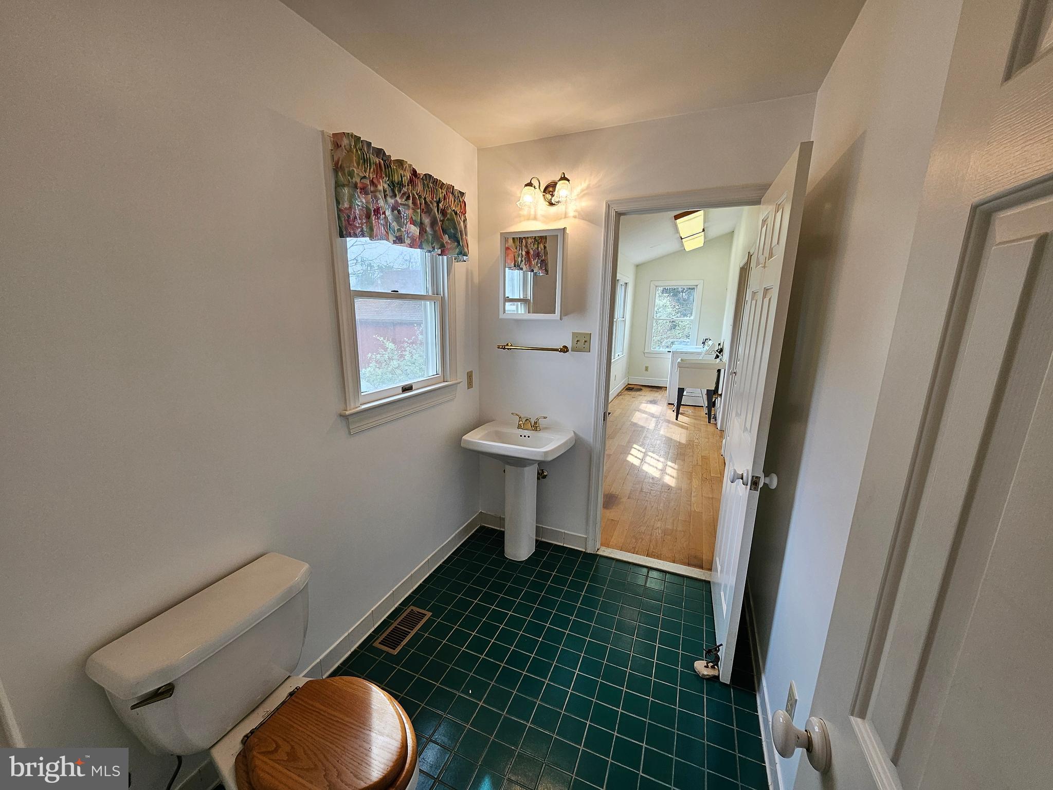 TOWN OF ROUND HILL - Residential