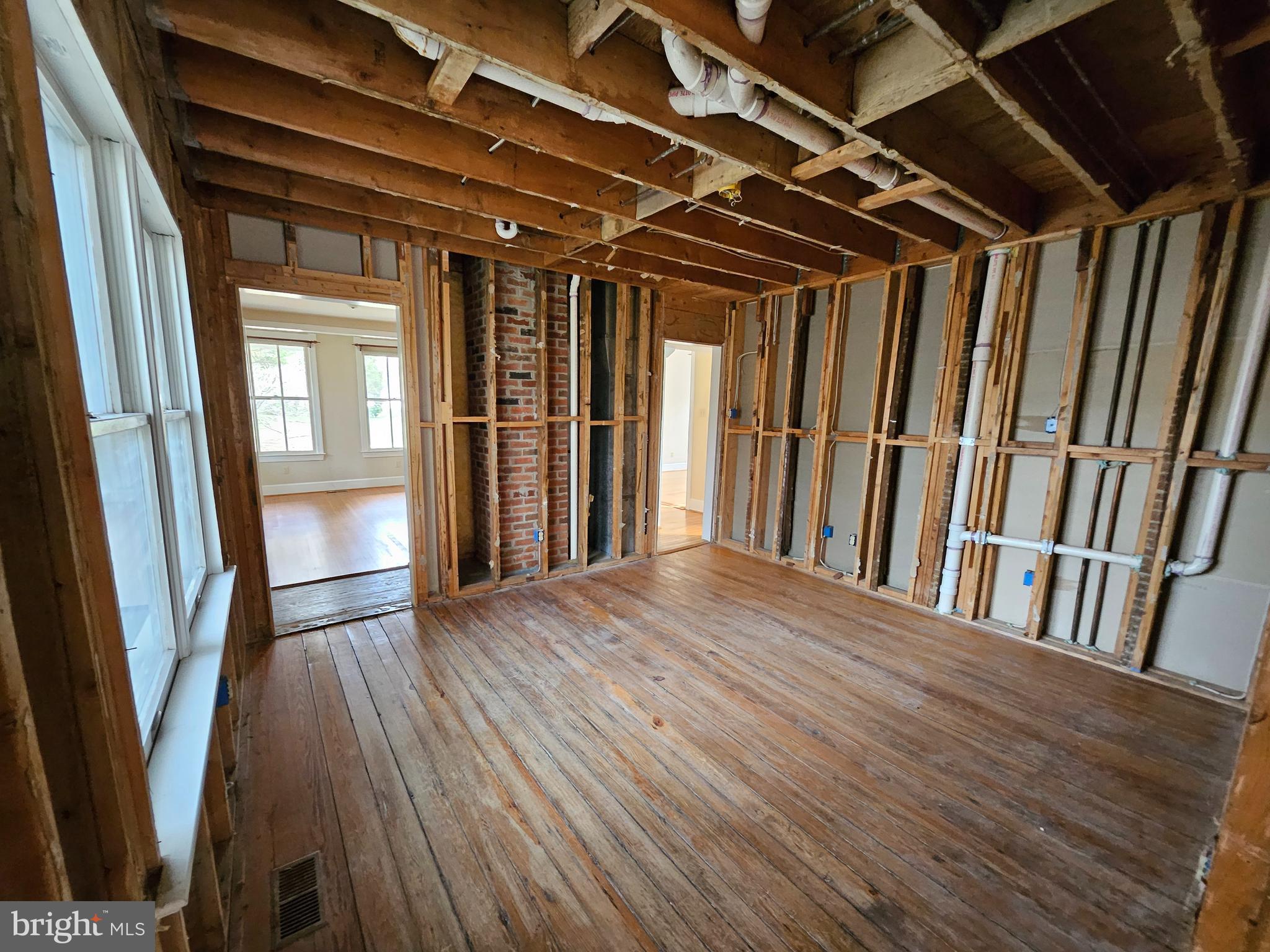 TOWN OF ROUND HILL - Residential