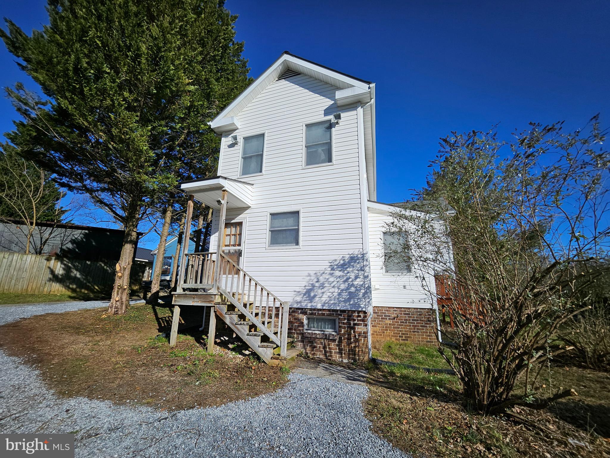 TOWN OF ROUND HILL - Residential