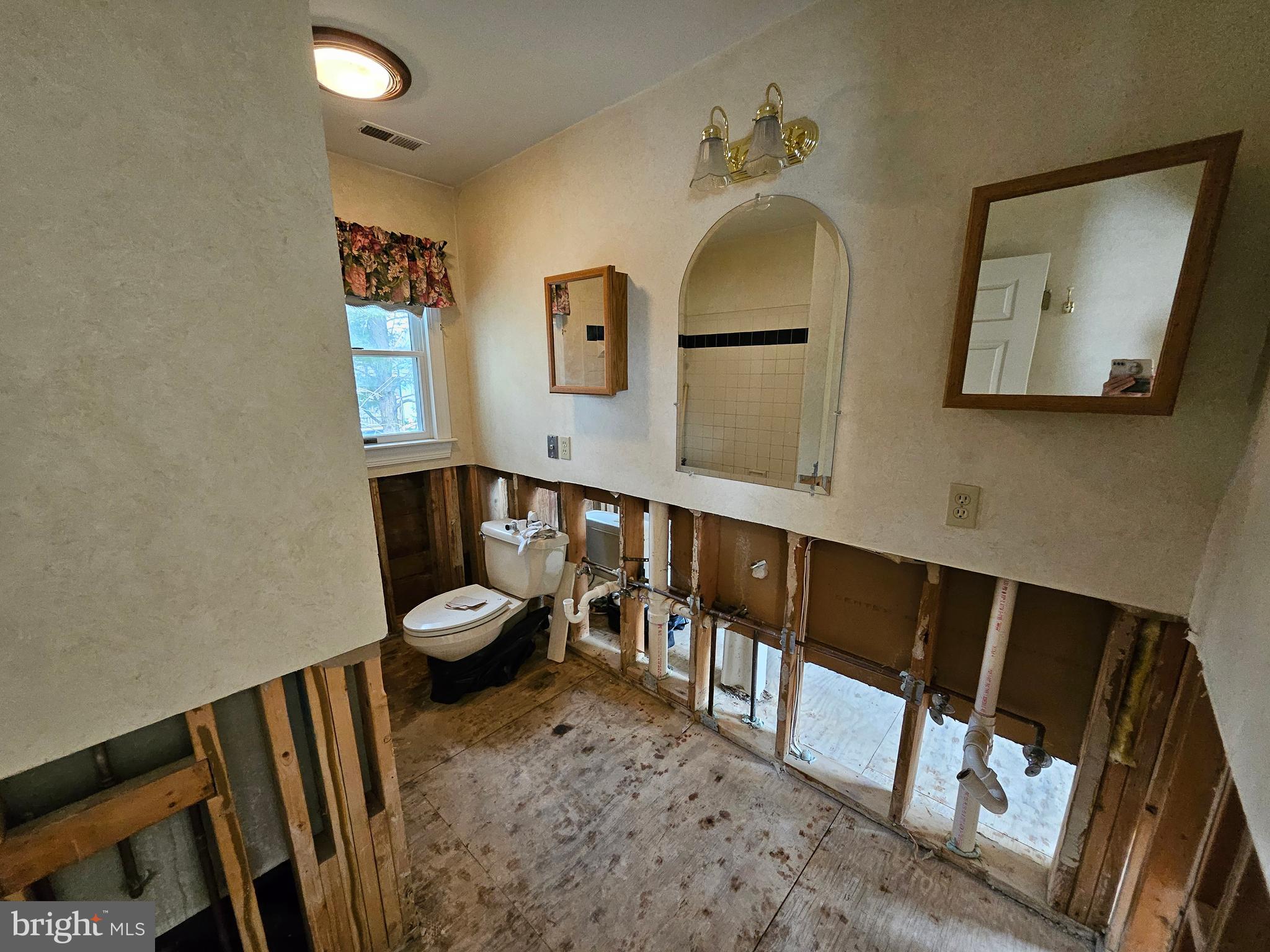 TOWN OF ROUND HILL - Residential