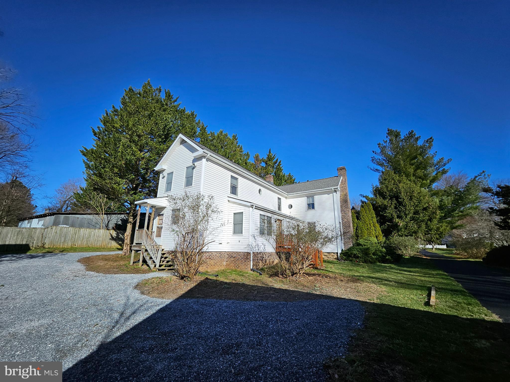 TOWN OF ROUND HILL - Residential