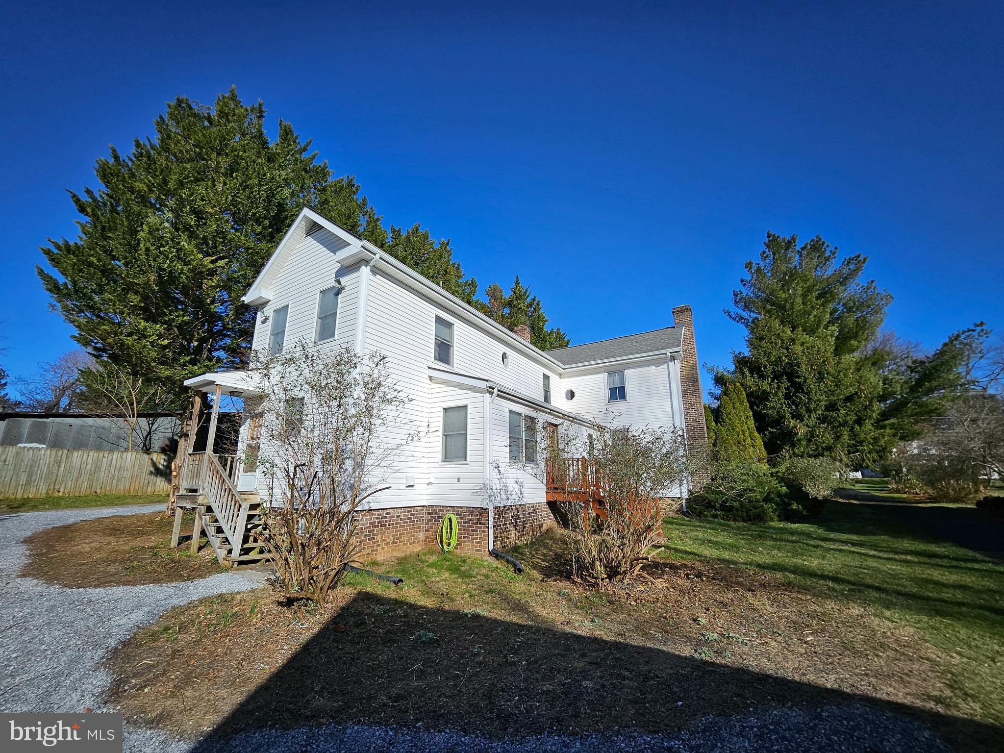 TOWN OF ROUND HILL - Residential