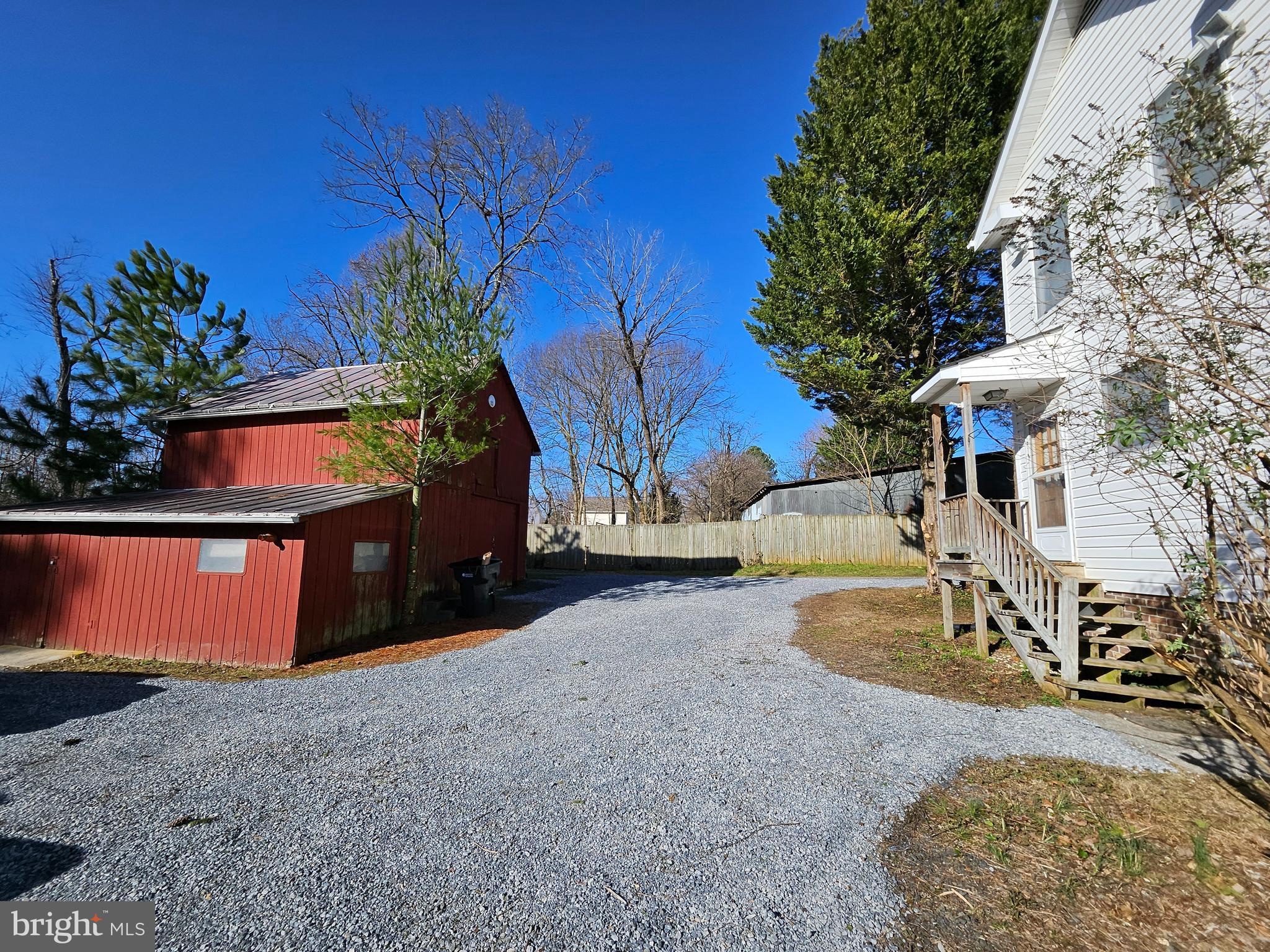 TOWN OF ROUND HILL - Residential