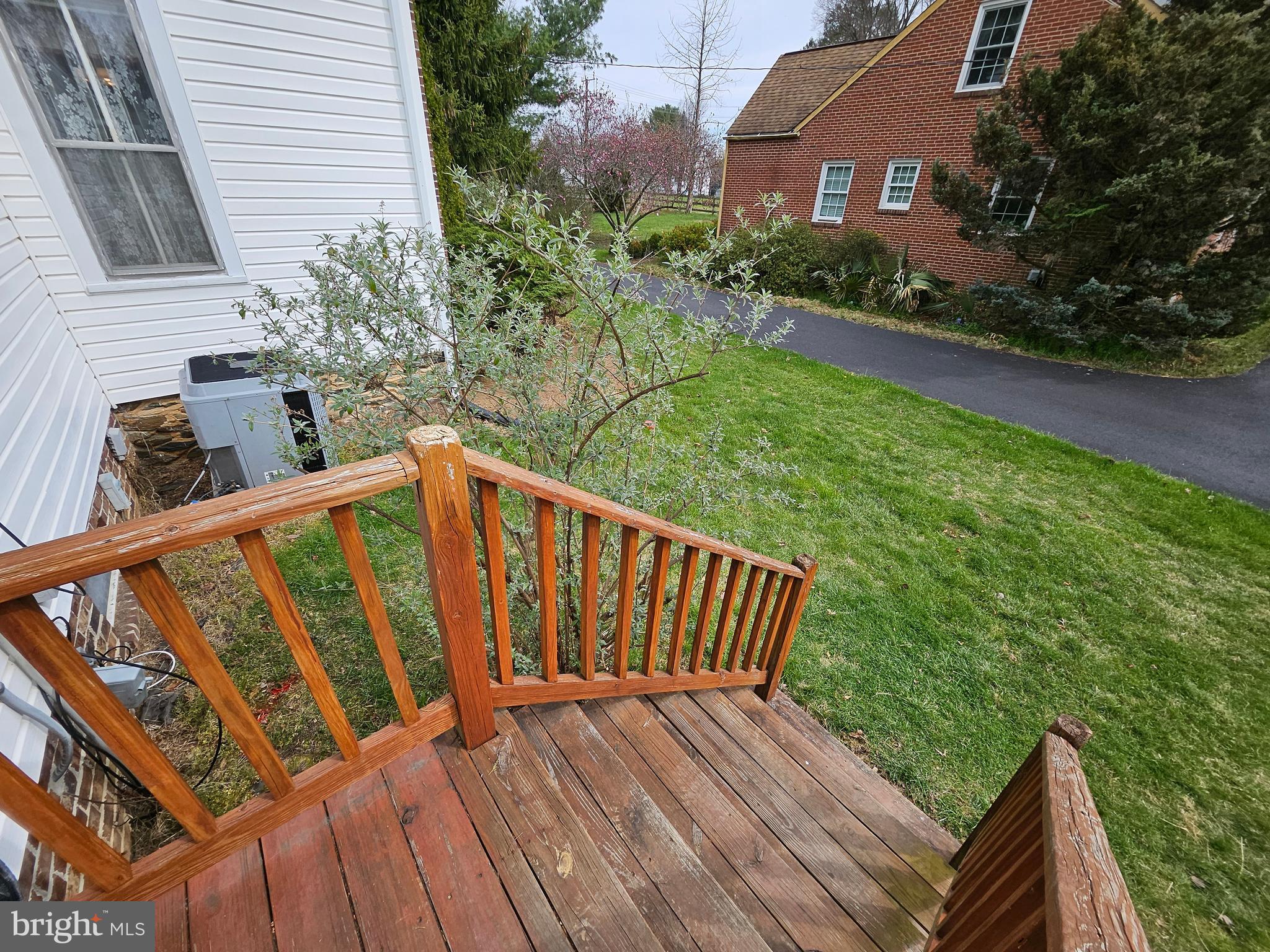 TOWN OF ROUND HILL - Residential