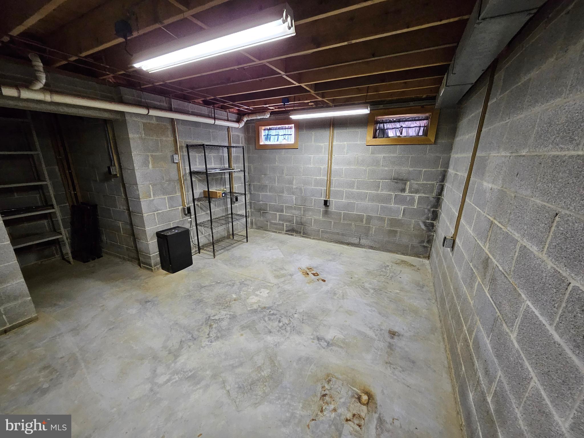 TOWN OF ROUND HILL - Residential