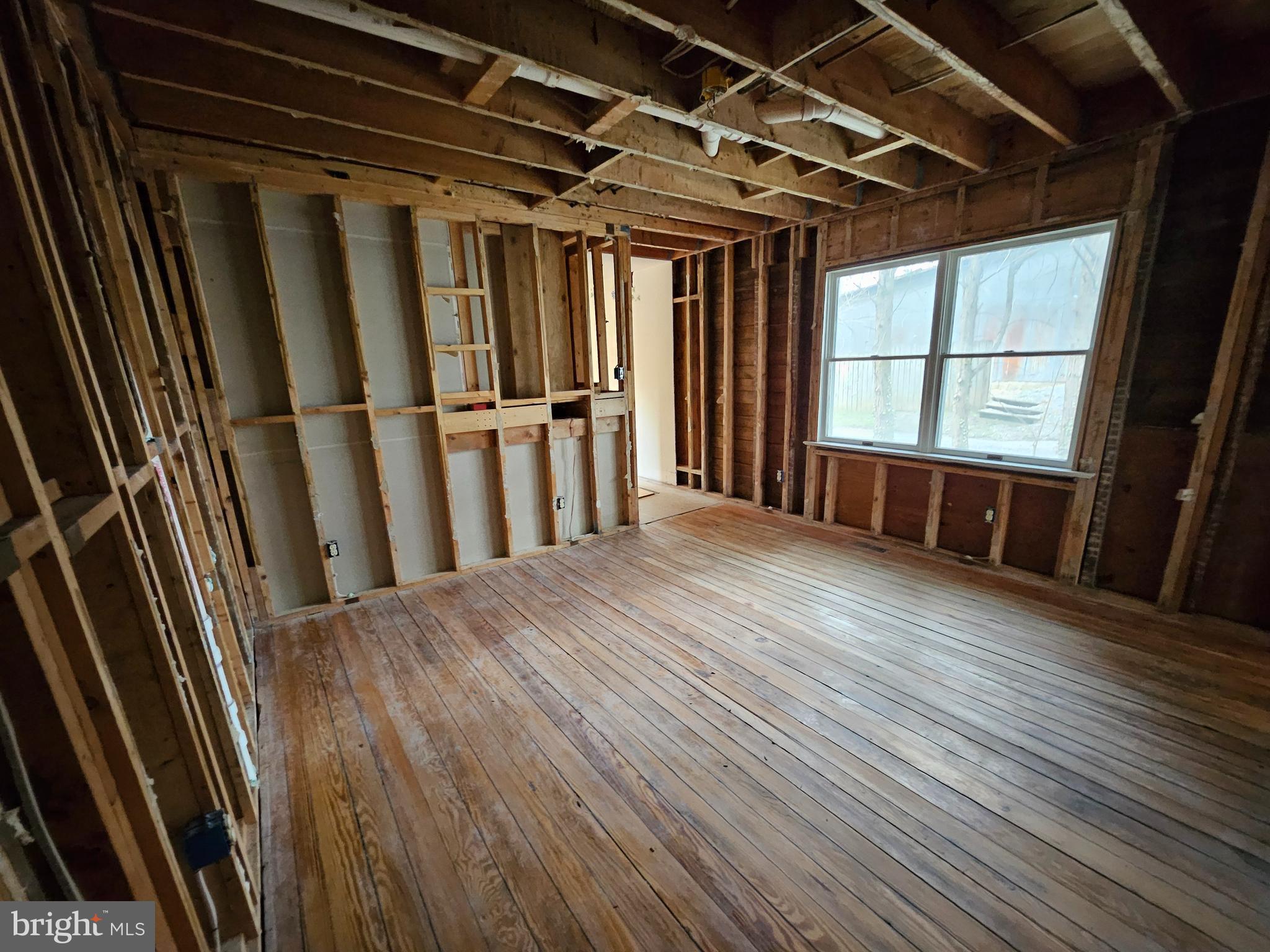 TOWN OF ROUND HILL - Residential