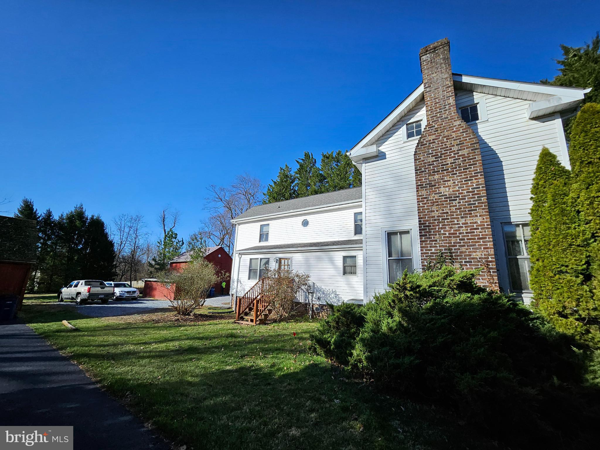 TOWN OF ROUND HILL - Residential