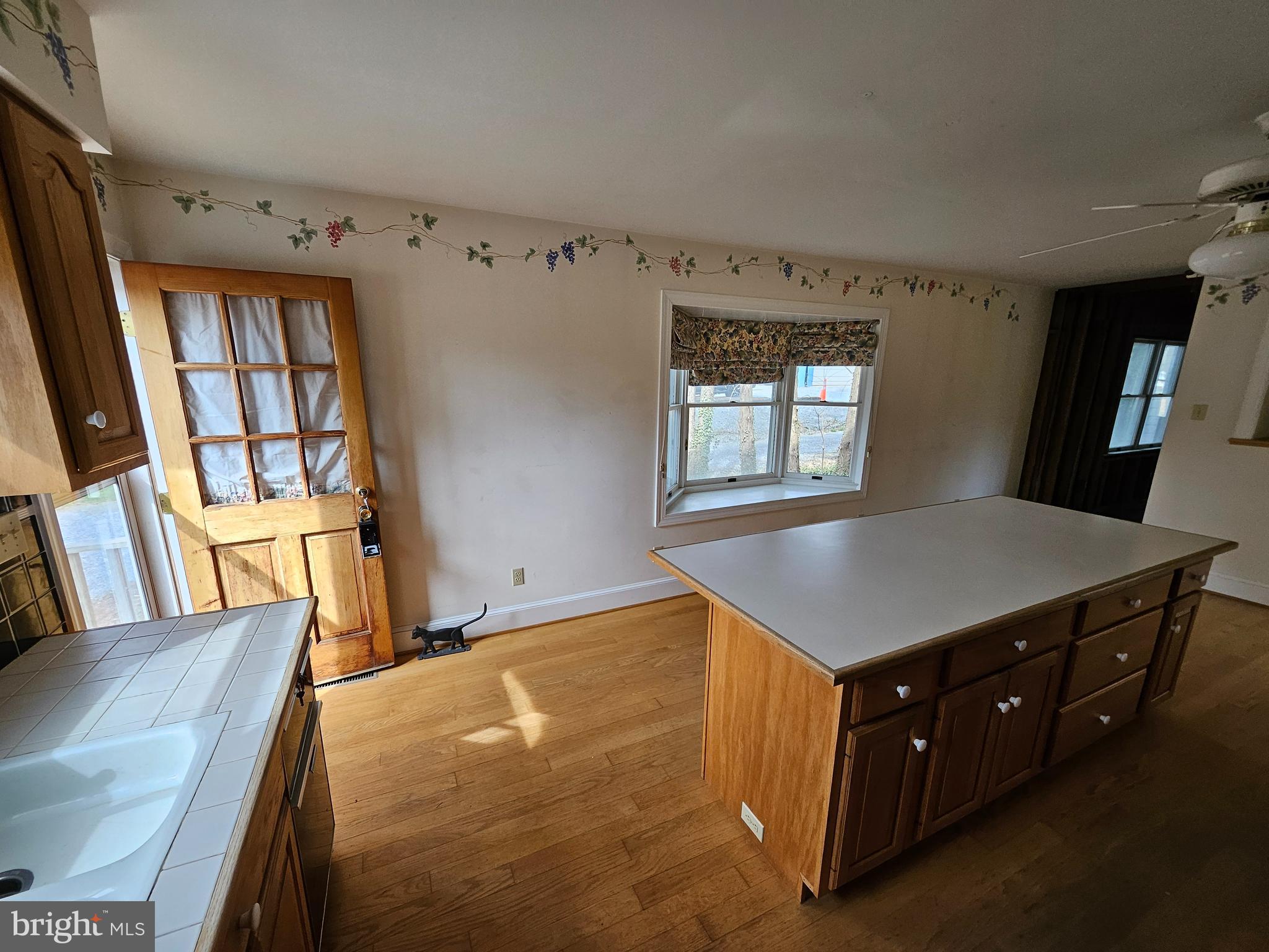 TOWN OF ROUND HILL - Residential