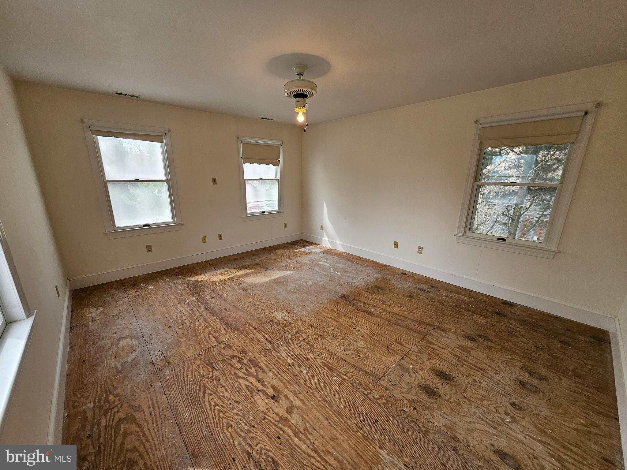 TOWN OF ROUND HILL - Residential