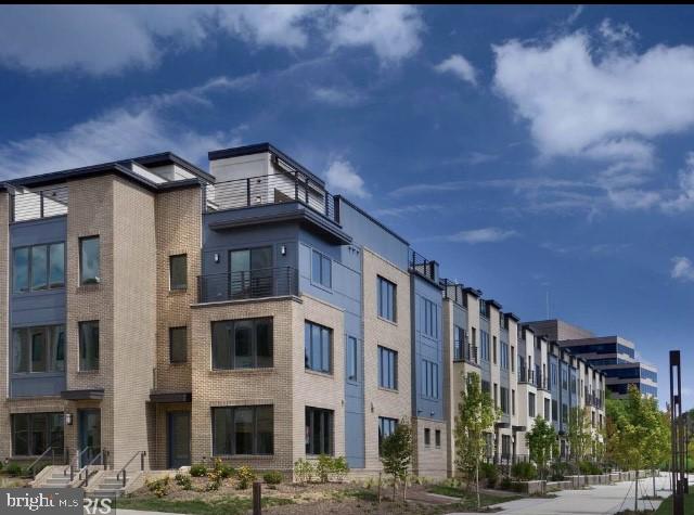 MONTGOMERY ROW - Residential Lease