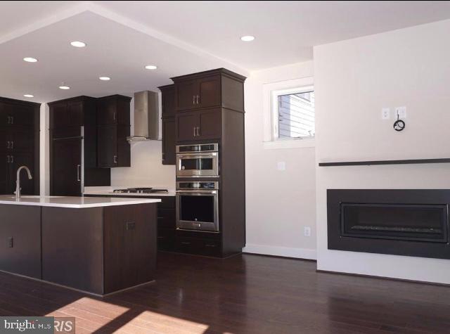 MONTGOMERY ROW - Residential Lease