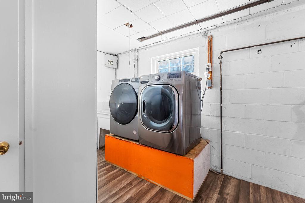 DEERFIELD - Residential Lease