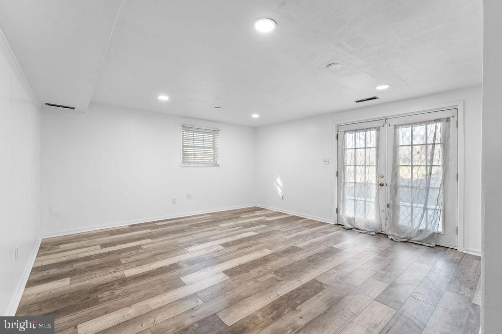 DEERFIELD - Residential Lease