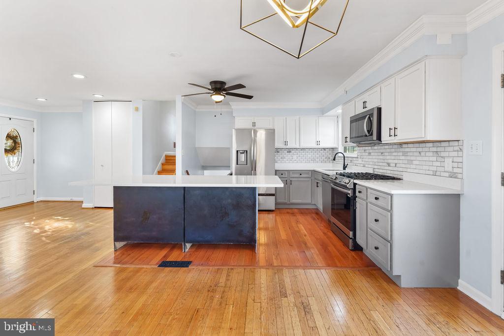 DEERFIELD - Residential Lease