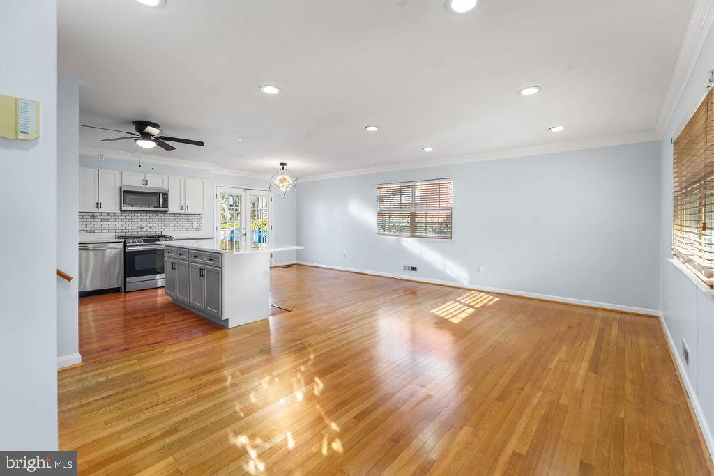 DEERFIELD - Residential Lease