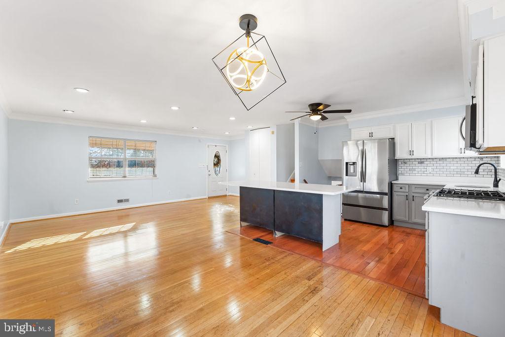 DEERFIELD - Residential Lease