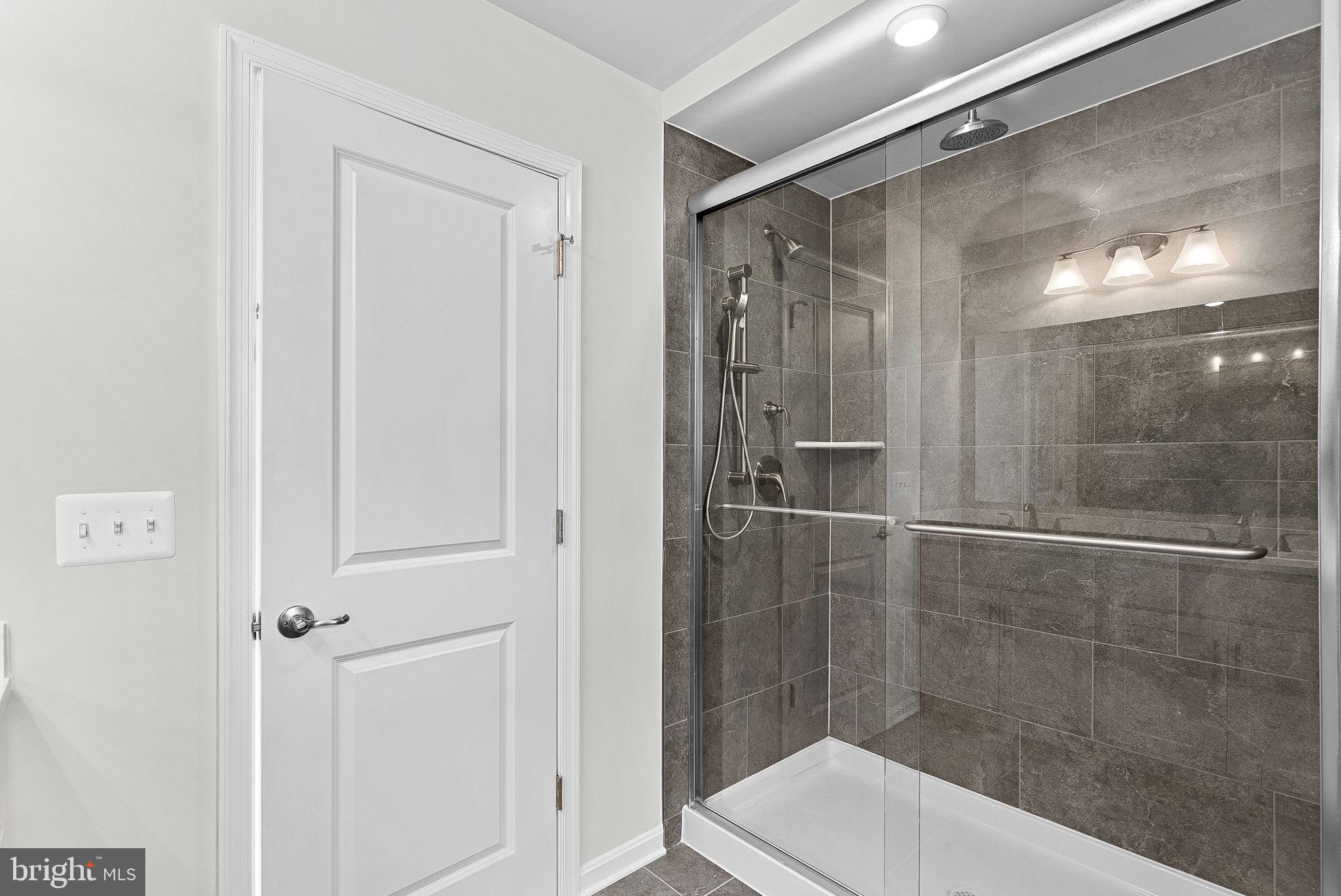 HUNTWELL WEST - Residential