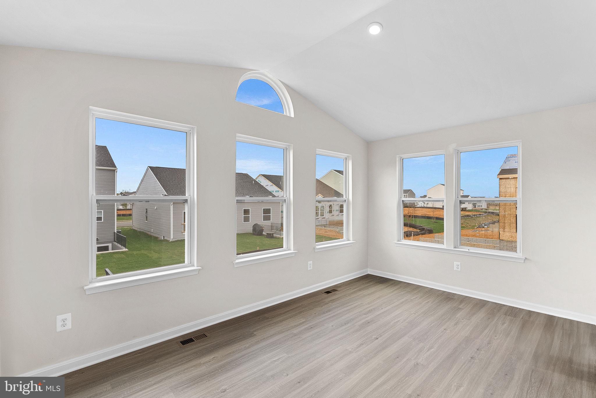 HUNTWELL WEST - Residential