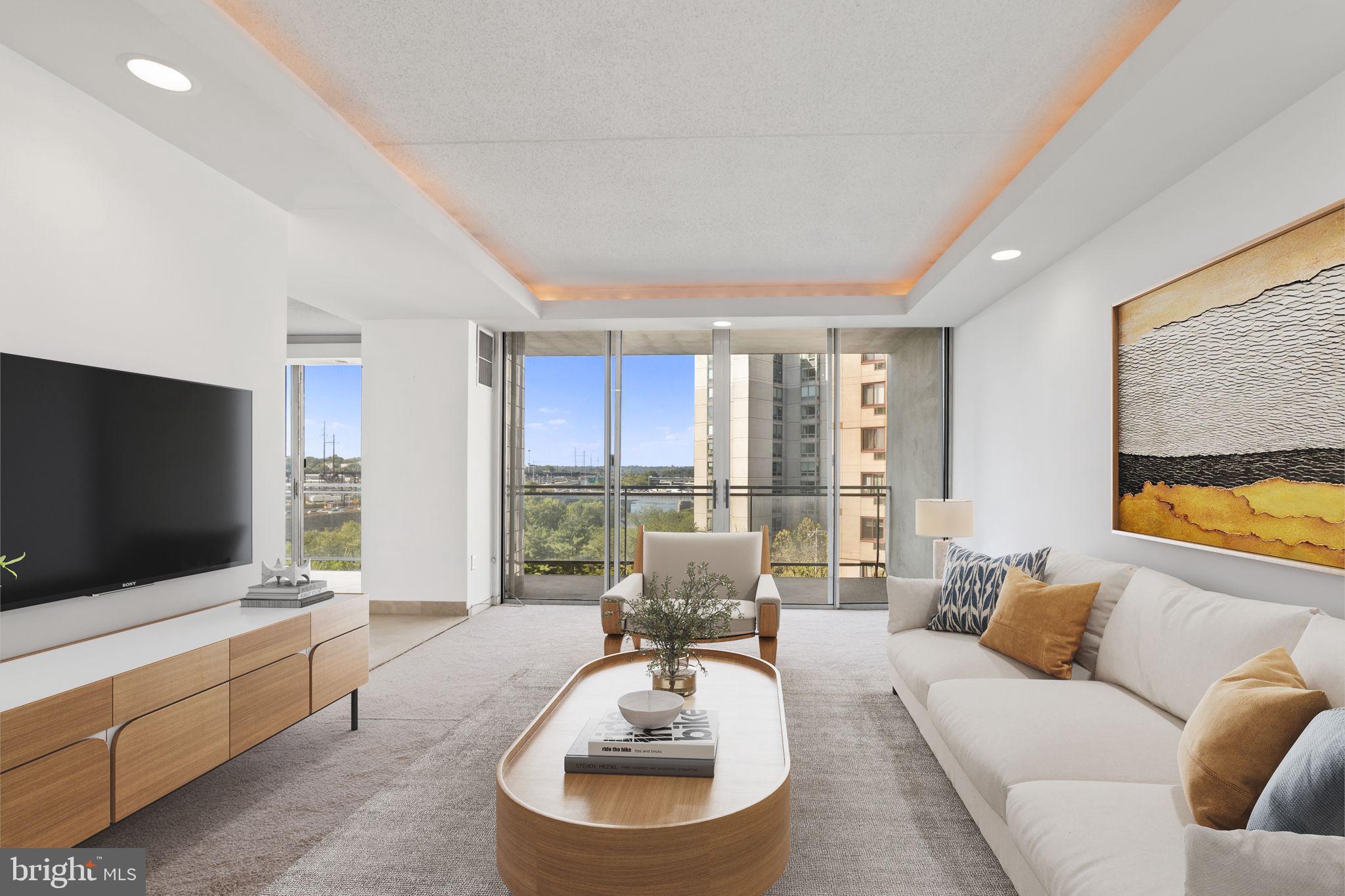 LOGAN SQUARE - Residential