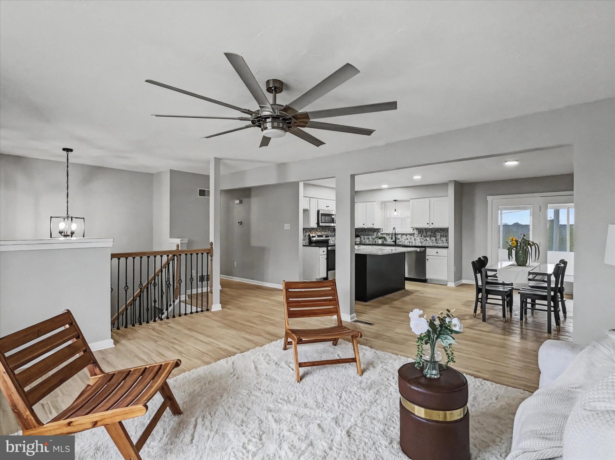 1360 BREEZEVIEW DRIVE