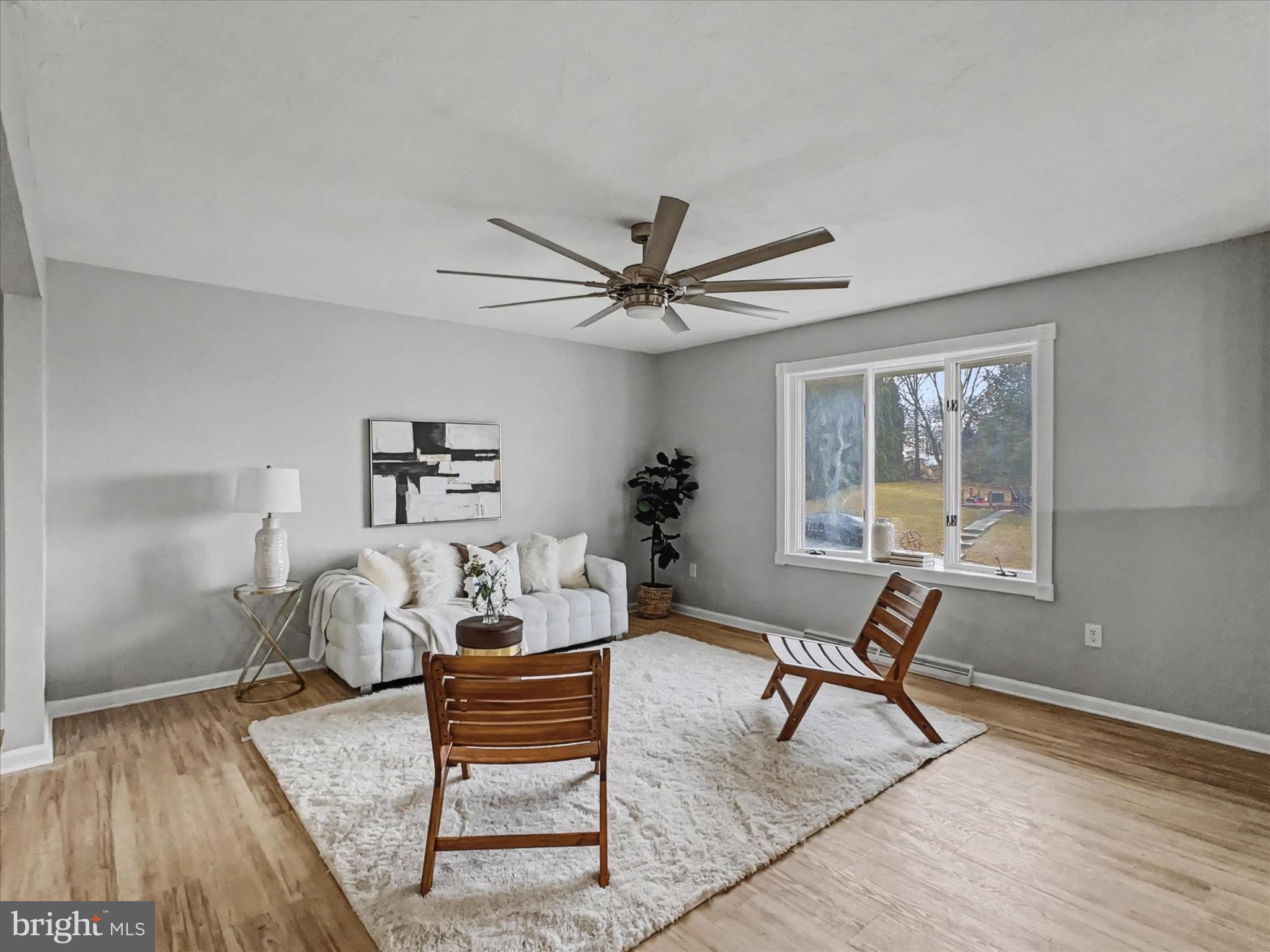 1360 BREEZEVIEW DRIVE