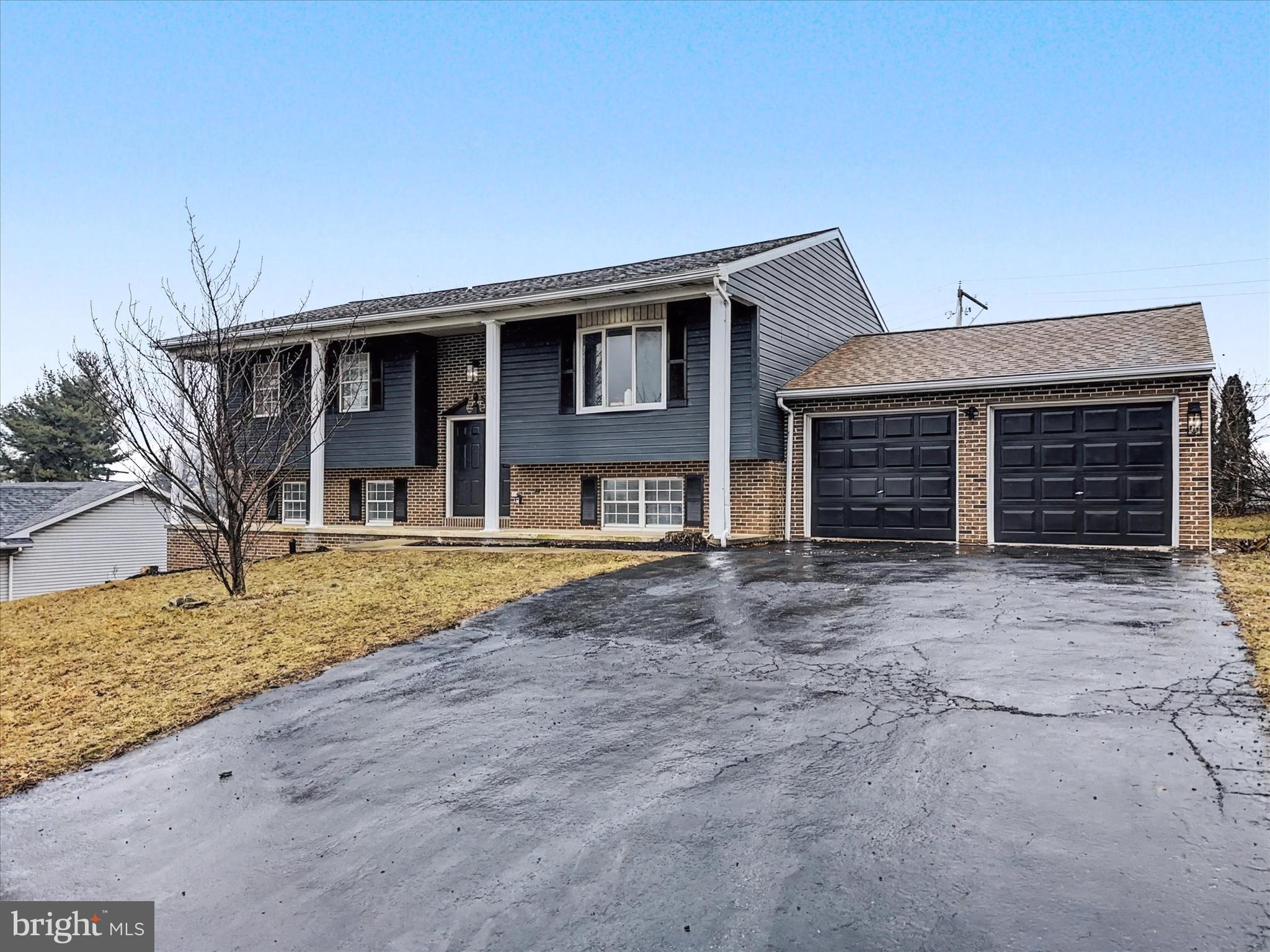 1360 BREEZEVIEW DRIVE