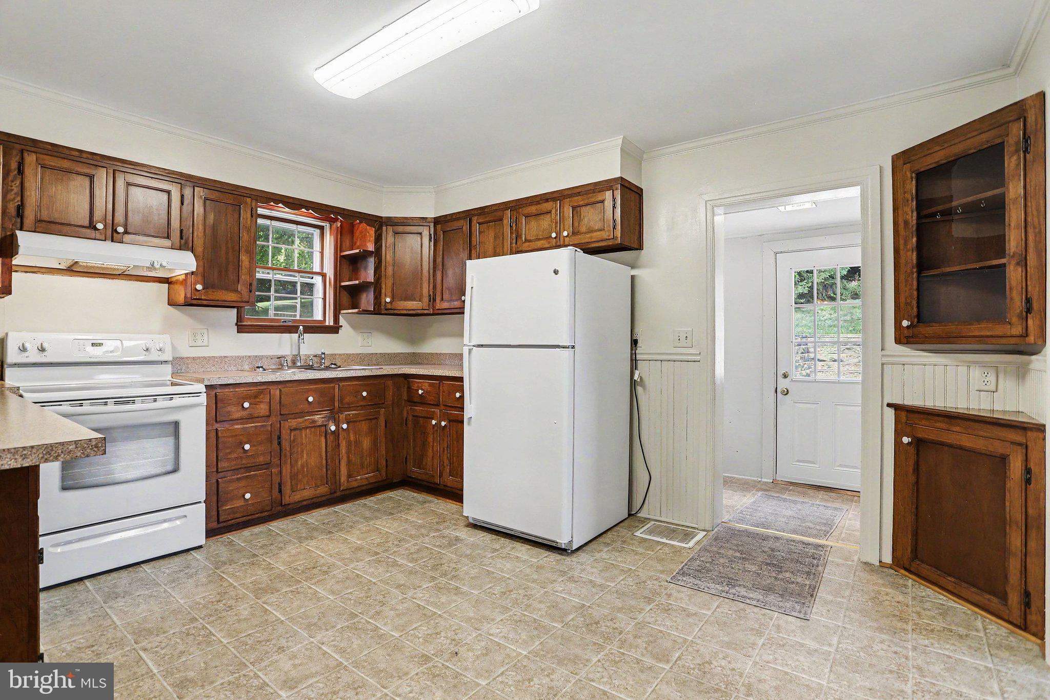13395 PENNERSVILLE ROAD